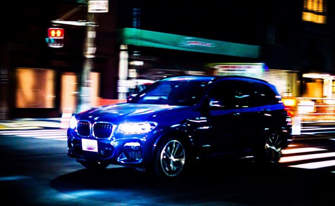 夜道を行く車🚙
Car going on the night road 

-----------------------------------------
location:Yurakucho _Tokyo
-----------------------------------------
camera:Nikon D3200📸

#東京 
#東京散歩 
#東京散歩写真 
#夜道 
#青い車 
#bmw 
#ヘッドライト 
#スナップ撮影 
#ファインダー越しの世界
#car_photography 
#car_pictures 
#night_photography 
#nightcityphotography 
#nightcitylights 
#tokyo_japan
#nightroad 
#cruising 
#tokyocruise 
#Walking 
#snapshot 
#snapshoot 
#carphoto 
#carphotography
#lightroomedits
#nikond3200 
#nikond3200photography 
#nikond3200📷