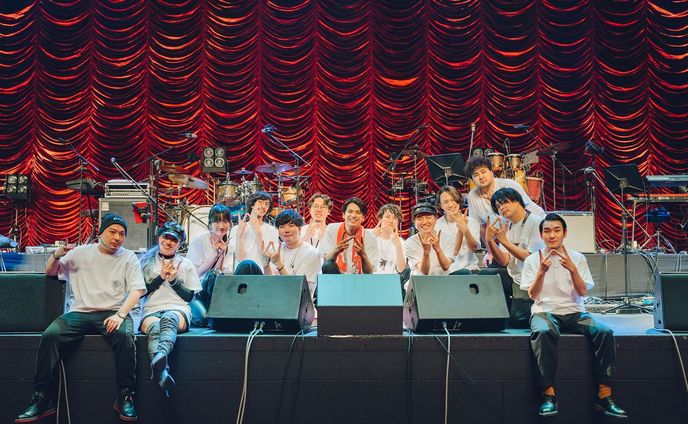 2022/11/23森崎ウィン『MORISAKI WIN GIG』
＠品川ステラボール
 
この度ギターを演奏させていただきました！
 
リハーサルから本番までの時間はあっという間でした。リハから和気あいあいとした雰囲気で毎回の練習が楽しみでした。ライブも最初から最後まで本当に楽しすぎて今すぐもう一回ライブをやりたい気持ちです。
 
ウィンさんはとにかく気さくで距離感を感じさせないお兄さんでした。温かく迎えてくださって本当にうれしかったです。ライブ中もそうですがリハ中も自分のギターを持つと楽しすぎてニヤニヤしちゃってるのが本当に最高でした。心から楽器にワクワクしちゃってる人が鳴らす音は本当に魅力的です。経験を積むほど考え方がつい固くなってしまいますがウィンさんのそんな無邪気な姿を観て改めてめちゃくちゃギター楽しもうと思いました！
Crumpledbandもマジで温かくて超リスペクトするミュージシャン揃いでした。感じた想いはたくさんありますがもうシンプルにこのバンドの一員になれて嬉しかったです！そんな刺激的なこの1か月間！この素敵な経験を糧にギターを改めて精進して参ります！！！
#MORISAKIWIN_GIG
#MORISAKIWIN
#森崎ウィン