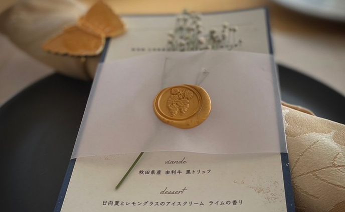 出張料理のコース金額について

(2名様以上〜)
前菜、魚料理、お肉料理、デザートまで
10000円
5品〜 

12000円
6品〜 

15000円
7品〜

22000円
8品〜

◎オプション

お子様プレート
2,000円
スパークリング(お好み・ご予算をお知らせください（1本5000円～）
5,000円
赤・白ワイン(お好み・ご予算をお知らせください（1本5000円～）
5,000円
５号ホールケーキ
3,000円

メッセージ付きプレート 無料

※コースの内容は仕入れ状況、季節により変更する場合がございます。 アレルギー、苦手な食材等対応致しますのでお気軽にお申し付けくださいませ。
