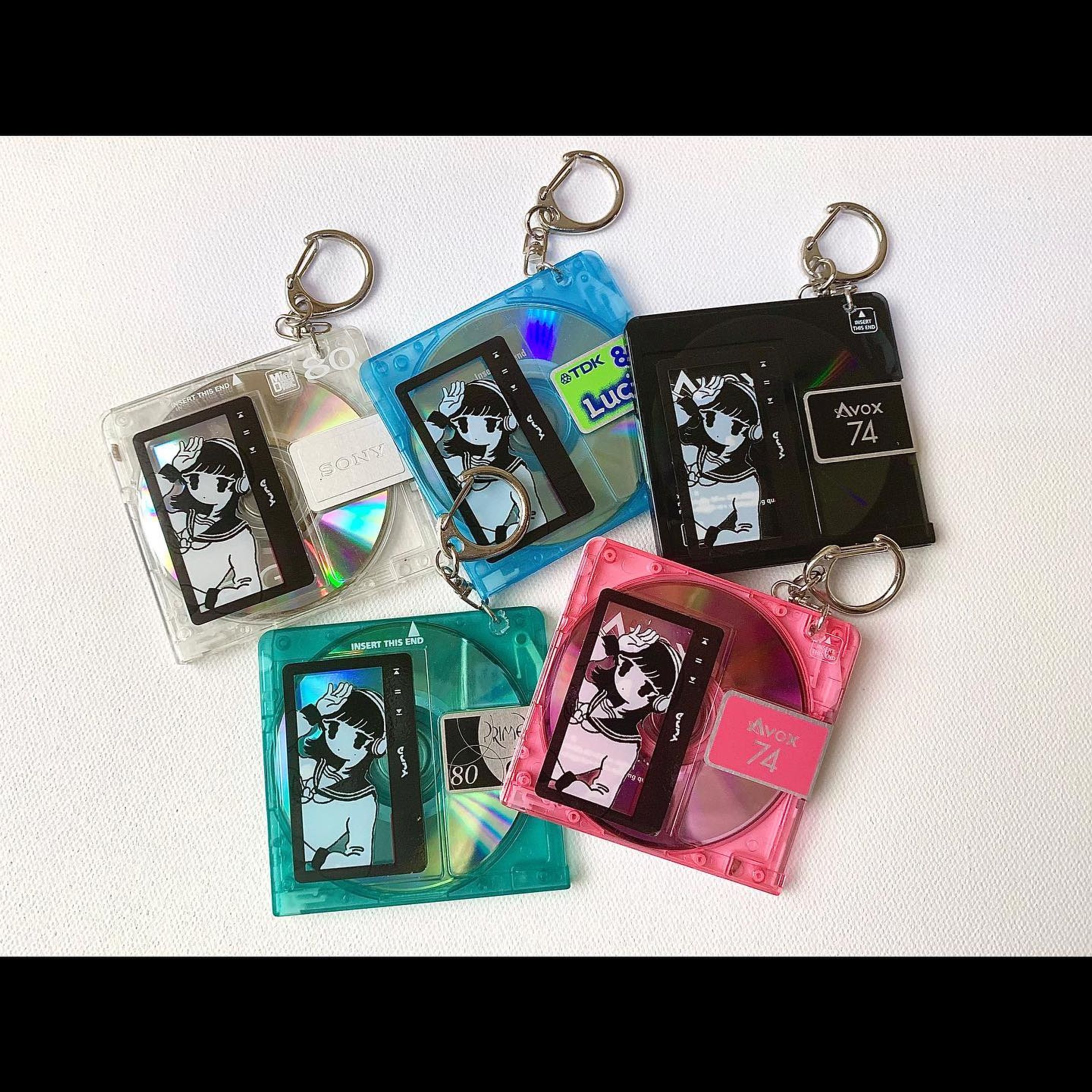 【6/11(日)発売開始】

handmade MD Key holder
700yen

限定5個

BOOTHにて販売
6/11 (日) 午後20:00〜

the-boon-109.booth.pm
→プロフィールハイライト「goods」よりアクセス！

お楽しみに！

#イラスト#イラストレーター
#絵描き#絵描きさんと繋がりたい
#デジタルイラスト#yuna_art
#simpleillust#digitalart#night
#illustrate #illustration #軽美術部　@keivi.jp #cuteillustration #kurita_irasuto#paint #procreate #artwork #illust #drawing#anipiccom
#일러스트 #드로잉#색연필 #그림스타그램#미술#插图 #插图画家 #落書 #画 #畫畫-1