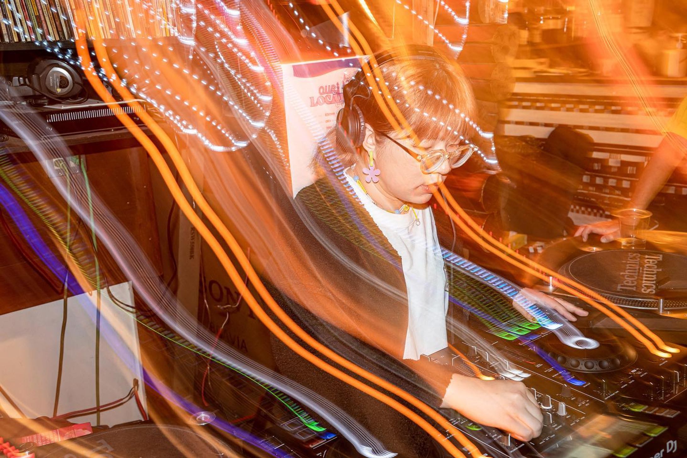 ︎

28.05.23
エイミー(fr.DSPS) (@ami_tseng) 

いつまでも世界は...
木屋町A-bar

#ライブフォト #ライブフォトグラファー #livephoto #livephotographer #livephotography #photography #photographer #photograph #gigphotography #gigphotographer #バンド #instamusic #カメラのある生活 #カメラマンさんと繋がりたい #raw_concert #liveshooting #livemusicphotography #livemusicphotographer #撮影依頼募集中 #撮影依頼受付中 #jj_musicislife #dsps-1
