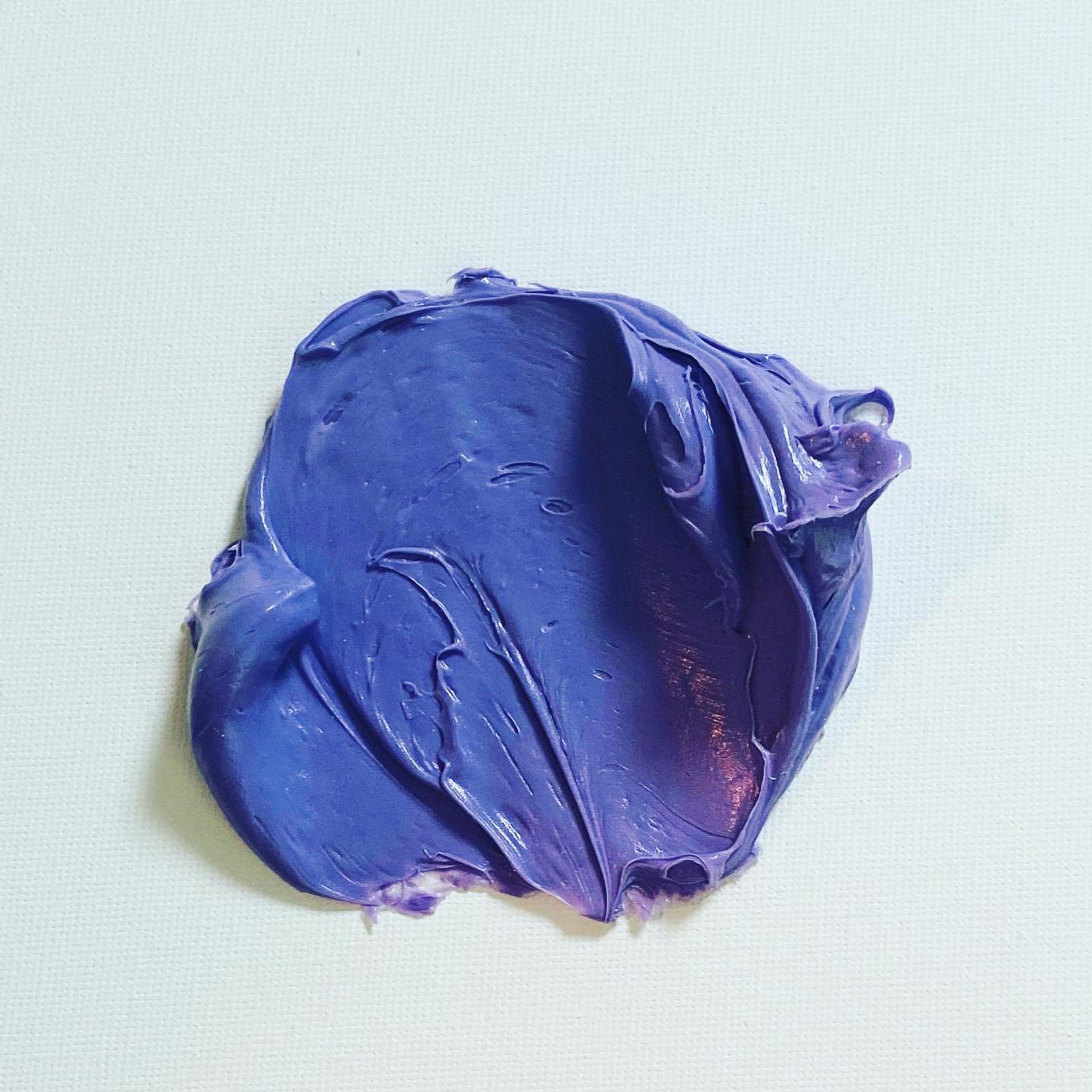 No.010ぶろっぶ
Silicon Painting palm size

#abstractart
#art
#artcurator
#blob
#contemporaryart 
#fineart
#modernart
#texturedart
#アートのある暮らし
#アート好きな人と繋がりたい
#コンテンポラリーアート
#シリコン
#ぶろっぶ
#モダンアート
#モダンインテリア
#現代アート
#現代美術

私は、パレットに残る絵の具の塊に心を惹かれます。
それぞれの絵の具の塊からは、情熱的な創作の名残りが感じられるからです。
しかし、残念ながらそれらの塊は「汚れ」として捨てられてしまいます。

私は違います。私はその絵の具の塊を美しく飾りたいのです。
彼らが持つ独特の魅力と柔らかさを保ちながら、世界に誇示したいのです。

そんな思いから、「ぶろっぶ」シリーズが生まれました。
このシリーズは、捨てられてしまう運命にある絵の具の塊に再生の場を与えるために作られました。

私の作品を通じて、絵の具の塊が持つ独特の魅力と価値を再評価していただければ幸いです。-1