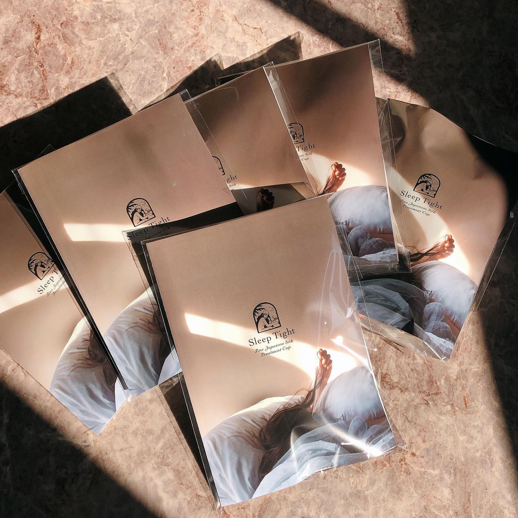 𝒔𝒍𝒆𝒆𝒑 𝒕𝒊𝒈𝒉𝒕☺

#パッケージデザイン #梱包 #おうち時間 #ホームケア #ホームケアが大切 #ホームトリートメント #ナイトキャップ #シルク #国産シルク #洗えるシルク #ラメ #チュール #ミントグリーン #リボン-1