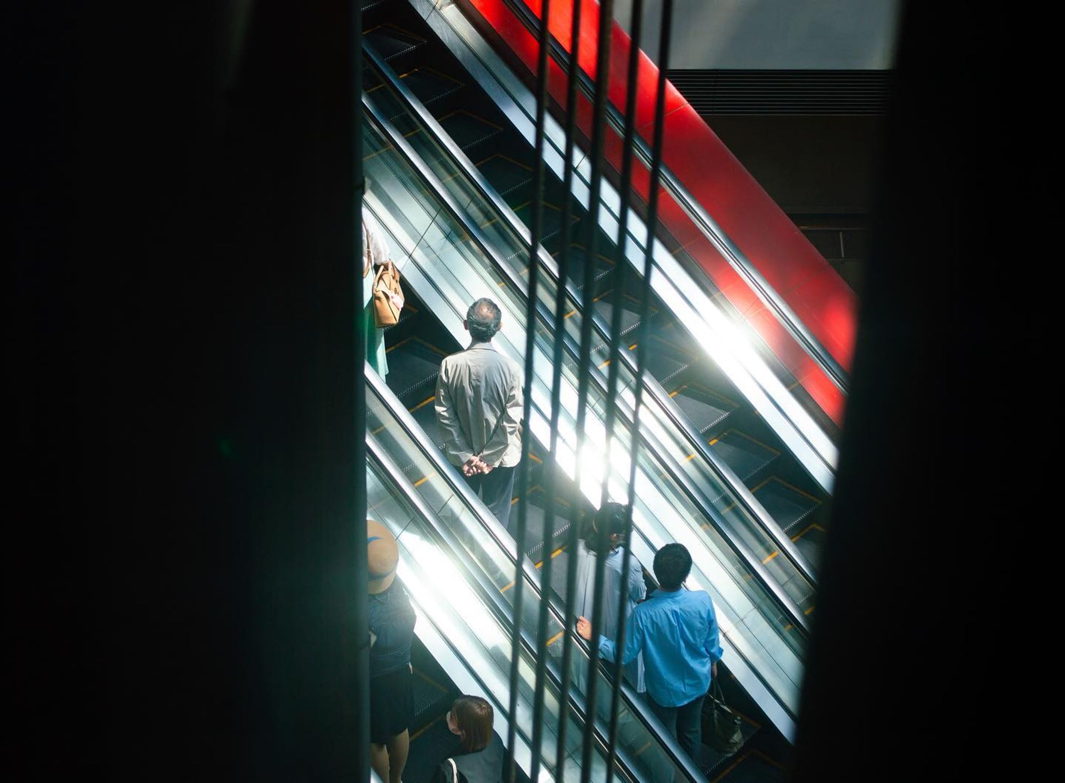 輝くエスカレーター
Shining escalator

Yokohama.Kanagawa

-----------------------------------------
location:Yokohama
-----------------------------------------
camera:Nikon D3200📸

#photography 
#japan 
#Kanagawa
#japancity 
#japancityblues 
#city 
#snapshot
#snap 
#photo 
#photographer 
#photoshoot 
#street
#streetphotography 
#street_photography 
#shopping 
#escalator 
#shining 
#shine 
#shooting 
#lightroom 
#nikon 
#nikond3200 
#写真
#写真好きな人と繋がりたい 
#晴れ
#ショッピングモール
#エスカレーター
#日差し
#光と影 
#ファインダー越しの私の世界-1
