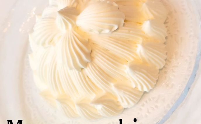 ✼••┈┈┈┈••✼••┈┈┈┈••✼
🌼東京會舘　丸ノ内　日比谷

こちらのマロンシャンテリーが繊細でとても上品でした😌

マロンシャンテリーは東京會舘初代製菓長が日本人向けにアレンジして発案したと言われています。
生クリームと栗のシンプルなデザートだからこそ、パティシエの腕と素材が問われるお菓子。
元祖だからこその繊細かつ伝統を感じる味わいでした！

季節によっては特別な味が出たりするのでそれも楽しみです！
次はアールグレイ味を食べに行きたい！☕

📎
京葉線「東京駅」6番出口より徒歩3分

東京メトロ千代田線「二重橋前＜丸の内＞駅
・東京メトロ有楽町線「有楽町駅」
・都営三田線「日比谷駅」
・東京メトロ日比谷線「日比谷駅」
B5出口より直結
✼••┈┈┈┈••✼••┈┈┈┈••✼
#おしゃカフェ
#日比谷スイーツ
#丸ノ内スイーツ
#東京會舘
#マロンシャンテリー
#マロンスイーツ
#東京女子部
#東京會舘マロンシャンテリー
#記念日ケーキ #クリスマスイーツ