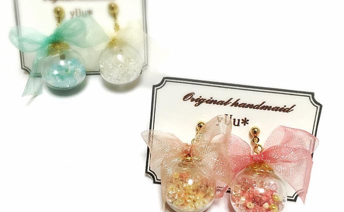 .
5月20日‼︎今日‼︎販売開始致しました💋
minne→
https://minne.com/items/4703086
creema→
http://www.creema.jp/exhibits/show/id/2181896
メルカリやフリルでも販売を開始しました！
お時間ある時にでも見てもらえると
励みになります*\(^o^)/*
フォローもして頂けると嬉しいです😊💖
#ハンドメイド#ハンドメイドアクセサリー#アクセサリー#ガラスボール#ピアス#イヤリング#スワロフスキー#スワロ#ビーズ#シェル#オーガンジーリボン#yUu*#handmade#handmadeaccessory#pierce#earring#accessory#minne#creema#メルカリ#フリル#フリルハンドメイド#メルカリハンドメイド#かわいい#季節イメージ#季節#春#夏#秋#冬
