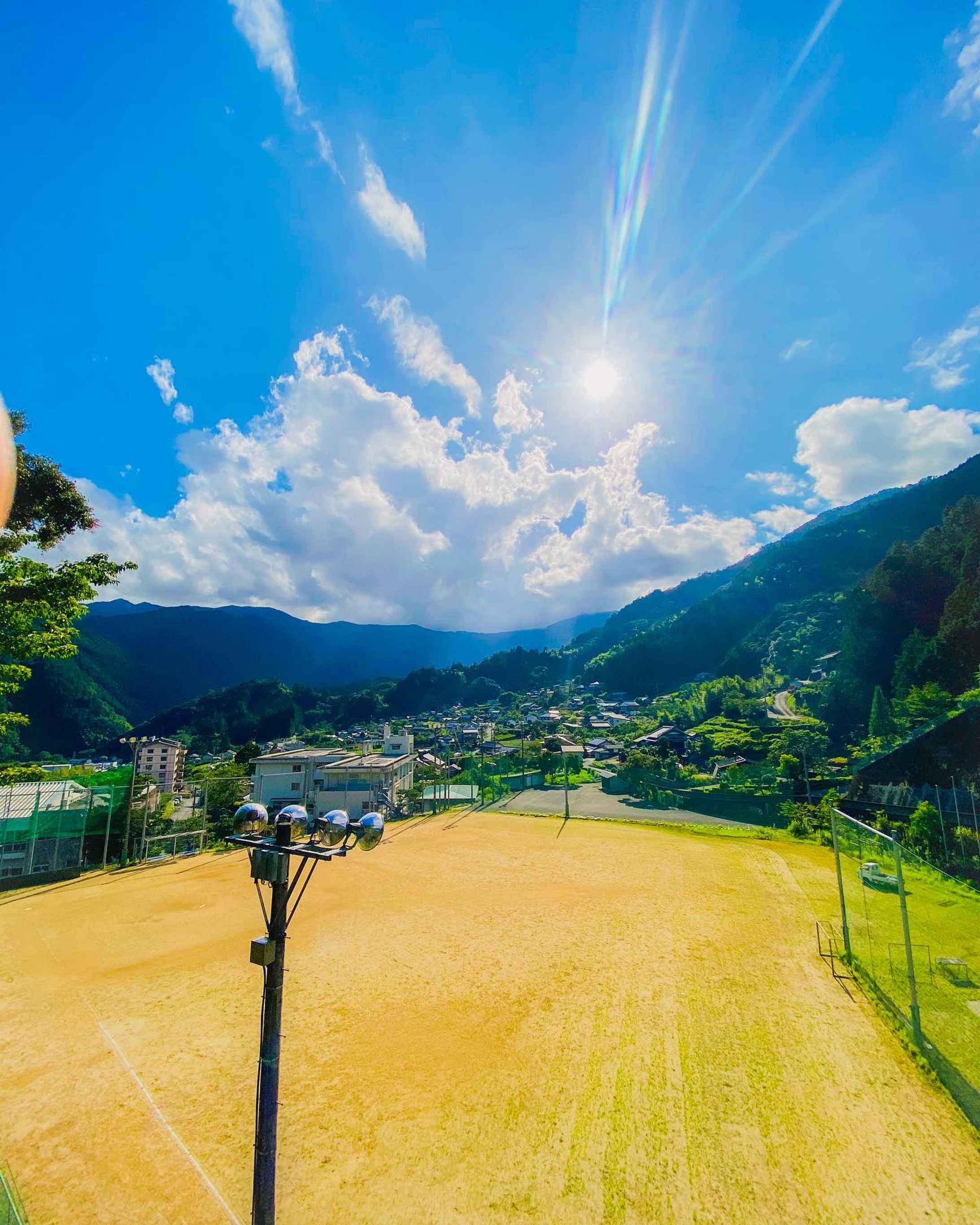 田舎の夏はエモい🍉

高知県　仁淀川町（旧池川町）

撮影　iPhone11pro

#高知県 #仁淀川町 #旧池川町 #ノスタルジック #ジブリ ＃ジブリの世界 #時間が止まる #エモい #エモい写真  #iphone撮影 #iphone11pro #生活の一部 #旅のハイライト-1
