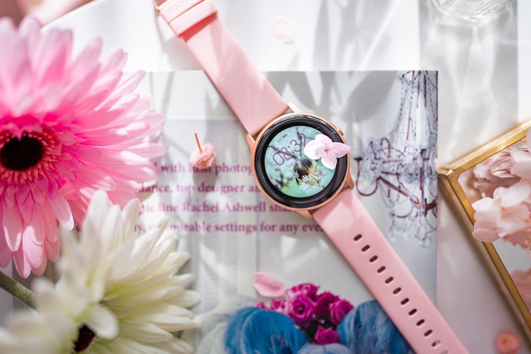 𖧷
𖧷𖧷𖧷
new in𓂃𓂂﻿
.
春はピンクの小物がとにかく欲しくなる⋈
.
春色のスマートウォッチを新しくお迎え❤︎
.
めっっっちゃ便利ねスマートウォッチ！
.
ペアリングは一瞬だったし、
何よりよくケータイを無くす私にとっては
.
電話とかラインの通知教えてくれるのとても助かる・・・っ
.
Applehealthとの連携も🙆‍♀️
.
感度が良くて操作に全然ストレス感じない・・・っ
時代って進んでるんだね・・！
.
画像を娘に即変えちゃうのは親バカあるあるです🙋‍♀️
.
とにかくめっちゃ便利❤︎
.
.
ちなみにワイヤレスイヤホンも使っているのだけど、これもペアリング早いし充電普通に長持ちでノンストレスでした🙆‍♀️
.
気になるかた
@yamay200714 チェックしてみて♡
.
 モニター募集もされてますよ𓂃♡
.
.-1