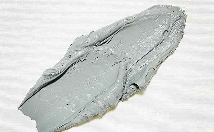 No.023ぶろっぶ
Silicon Painting palm size

#abstractart
#art
#artcurator
#blob
#contemporaryart 
#fineart
#modernart
#texturedart
#アートのある暮らし
#アート好きな人と繋がりたい
#コンテンポラリーアート
#シリコン
#ぶろっぶ
#モダンアート
#モダンインテリア
#現代アート
#現代美術

私は、パレットに残る絵の具の塊に心を惹かれます。
それぞれの絵の具の塊からは、情熱的な創作の名残りが感じられるからです。
しかし、残念ながらそれらの塊は「汚れ」として捨てられてしまいます。

私は違います。私はその絵の具の塊を美しく飾りたいのです。
彼らが持つ独特の魅力と柔らかさを保ちながら、世界に誇示したいのです。

そんな思いから、「ぶろっぶ」シリーズが生まれました。
このシリーズは、捨てられてしまう運命にある絵の具の塊に再生の場を与えるために作られました。

私の作品を通じて、絵の具の塊が持つ独特の魅力と価値を再評価していただければ幸いです。