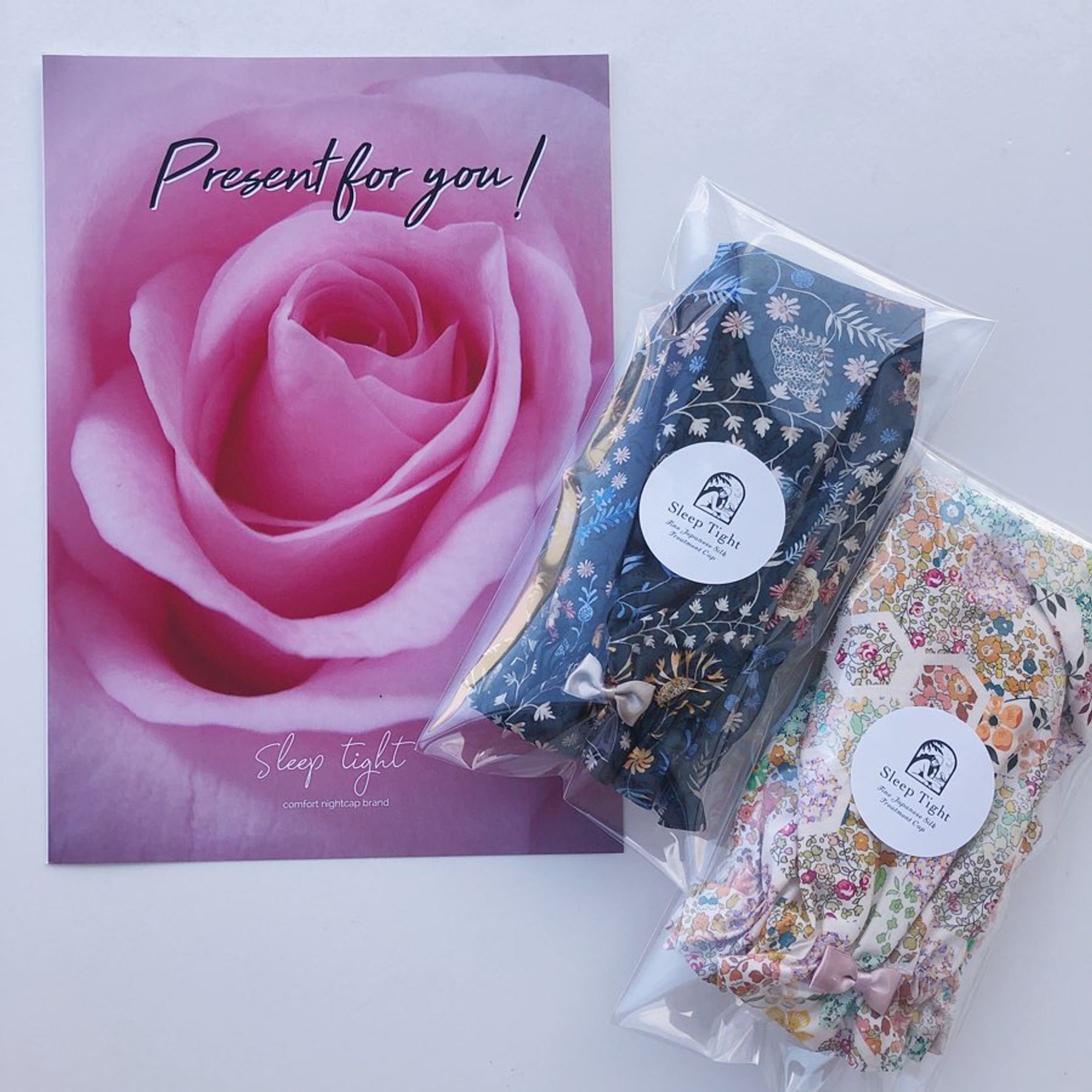 🎁
こちらのバラ🌹デザインの梱包は
プレゼント用でございます♡

無料ですので、是非ご利用下さい✨

#髪 #ヘア #美容室サロン #艶髪マスター #美容 #beauty #ヘアケア #素髪 #トリートメント #髪年齢 #感動 #シルク #スタイル #ルームウェア #リバティ #ギフト #プレゼント #プレゼント梱包-1