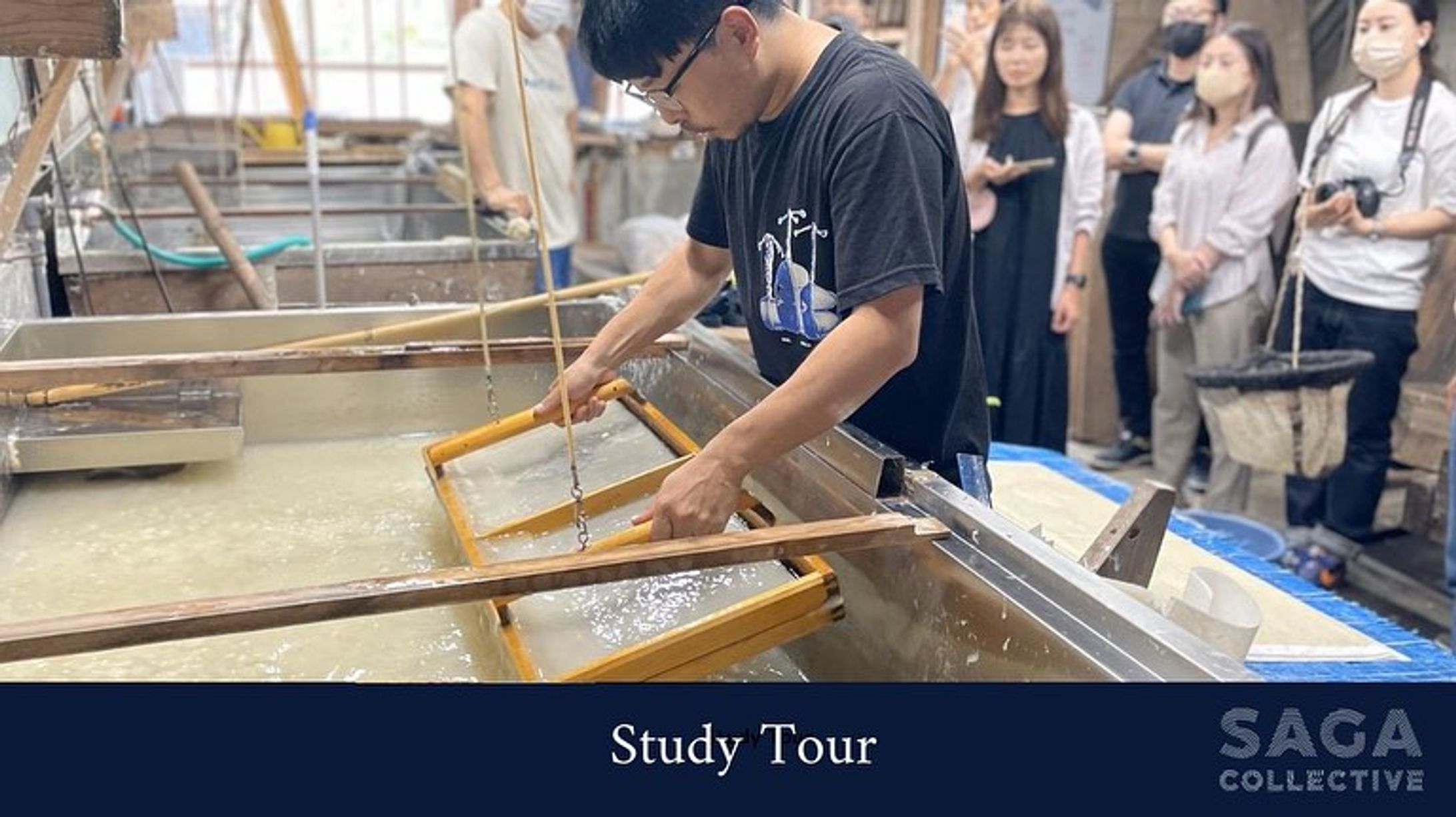 視察について②｜Study Tour
　
SAGA COLLECTIVEは工芸品をつくる会社もあれば、食品つくる会社もあります。
企業の視察は10業種11メーカーからご希望に沿って受付け可能です。複数社を巡る視察ツアーもアレンジできます。
　
　
視察ツアー事例
￣￣￣￣￣￣￣
世界に誇る柚子胡椒・海苔・木工職人の手業に触れる🌲
川原食品　@mifukuan_1918 
三福海苔　@noridouraku 
レグナテック　@legnatec_inc 

和紙と緞通の工房体験＆からだに優しい麺を堪能🍜
名尾手すき和紙　@naotesukiwashi 
井上製麺　@inoueseimen1873 
吉島伸一鍋島緞通　@honke_nabeshimadantsu 

老舗の醤油蔵・酒蔵で「麹と発酵の世界」を体感🍶
丸秀醤油　@maruhide_shouyu 
天山酒造　@tenzan_sake 

長い歴史を誇る嬉野茶と有田焼を作り手から学ぶ🍵
小野原製茶問屋（嬉野茶） @onohara_tea 
徳永製茶（嬉野茶） @chaso.tokunaga 
李荘窯（有田焼） @riso_porcelain 
 
 

視察、取材等を随時受け付けています。
広い空の下で皆さまのお越しをお待ちしています。
 
 
SAGA COLLECTIVE
@saga_collective 
 
 
●質問やご相談は問合せフォームからご連絡ください
https://saga-collective.com/contact

●料金や内容の詳細はこちら
https://saga-collective.com/study-tour

#SAGACOLLECTIVE #サガコレクティブ
#SAGACOLLECTIVE_StudyTour #sagaprefecture
#studytour #fieldtrip #factorytour #sustainabletravel
#traveldeeper #artisan #TravelJapan #ExploreJapan 
#TraditionalCraft #japanexperience #japaneseculture #japanesefood
#washi #aritaporcelain #japanfurniture #miso #soysauce #nori #seaweed #yuzukosho  #yuzu #somen  #japanesetextiles
#japanesesake #japanesegreentea-1