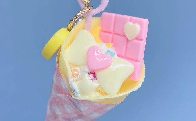 ハンドメイド　クレープチャーム