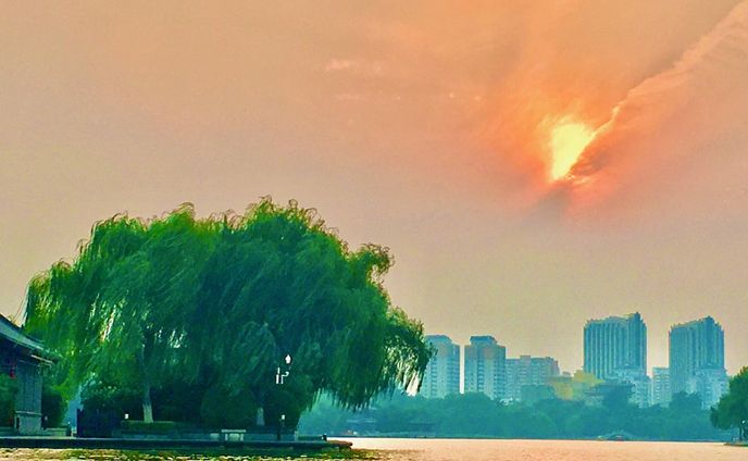 Paintspill sky in middle China 2021