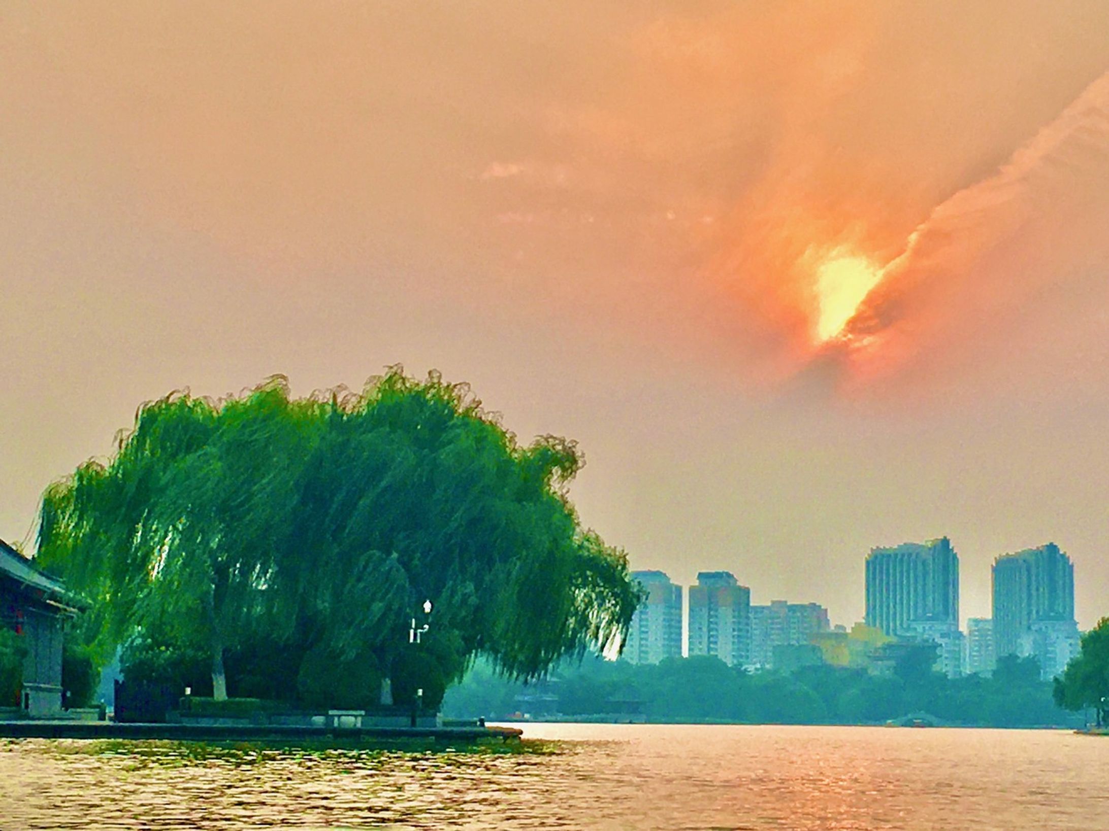 Paintspill sky in middle China 2021-1