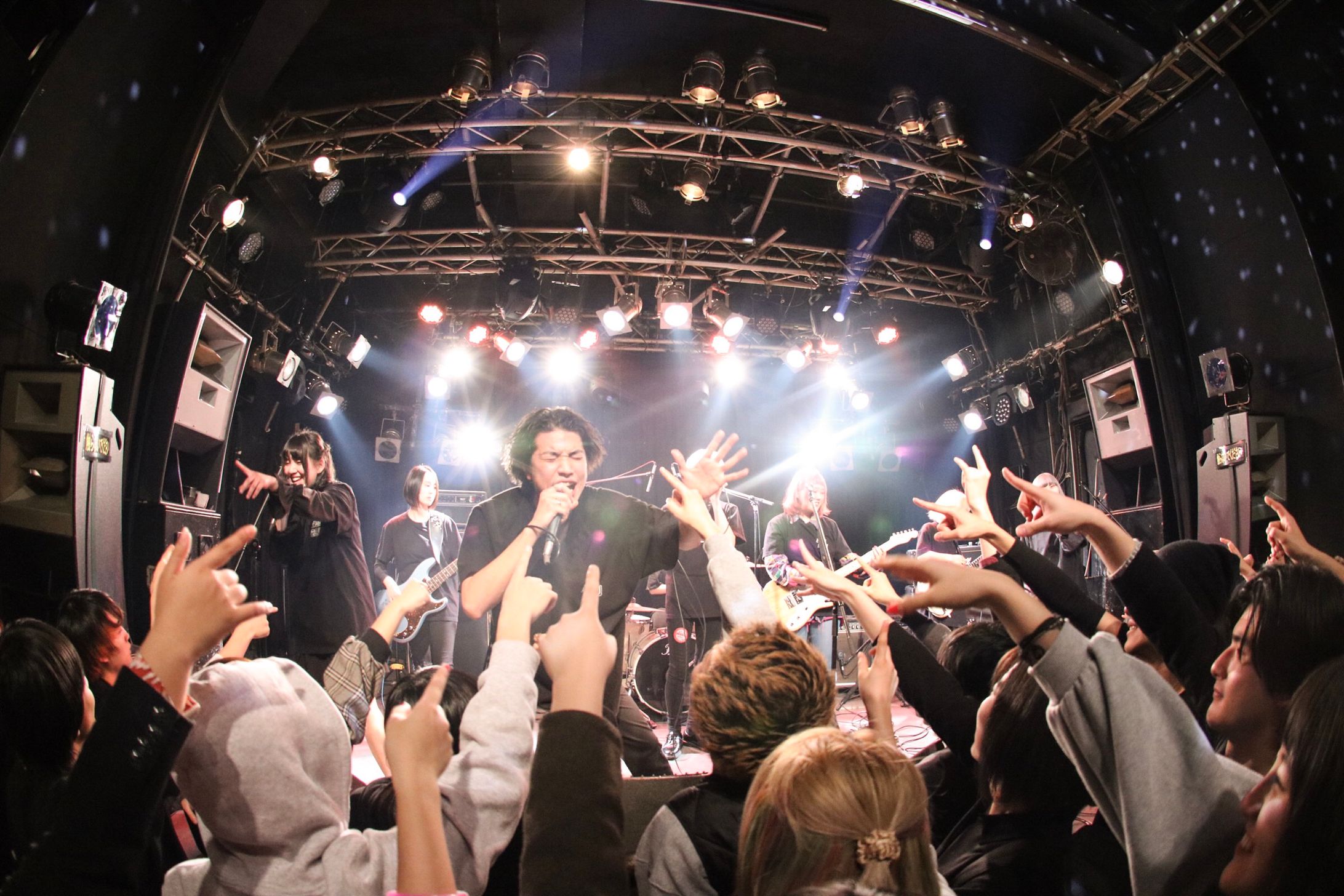 ライブ　スチール-1