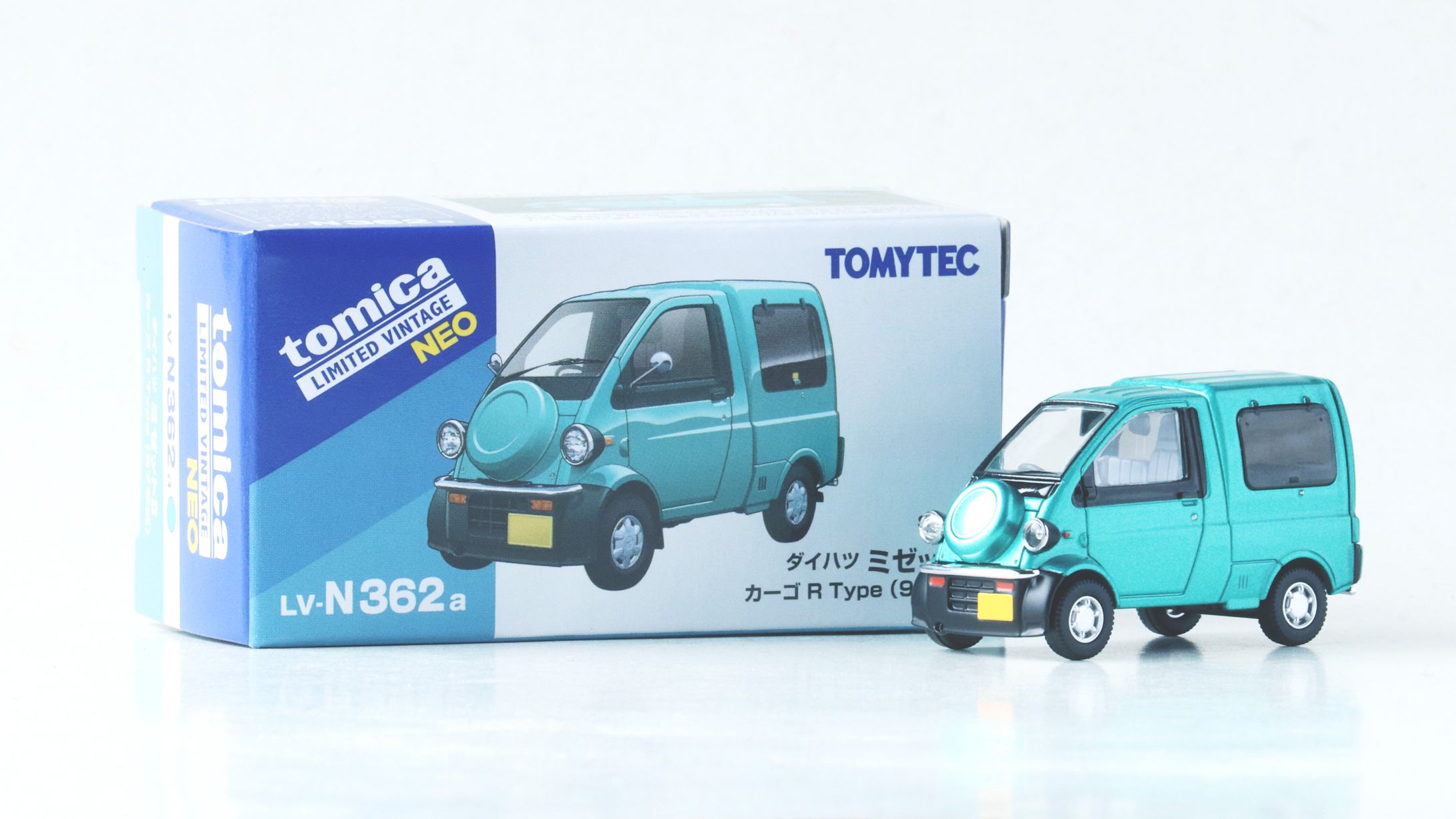TOMYTEC トミカリミテッドヴィンテージ LV-N362a ダイハツ ミゼットII カーゴ R Type（エメラルドグリーン）97年式 パッケージイラスト-1