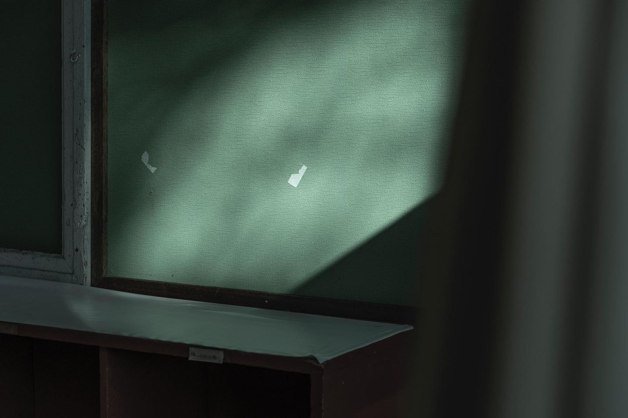 Website 更新のお知らせ　Notice of website update.

皆様こんにちは。
Websiteを更新しましたので
よろしければ是非ご覧ください。

Hello everyone.
Website has been updated.
Please take a look.

https://hiroshi-yamaoka.com

撮影地は、秋田県由利本荘市にある鳥海山 木のおもちゃ美術館です。元小学校の校舎を利用した美術館で小さな子供がたくさん遊んでいました。
晩秋の中に一期一会の風景との出会いがありました。
もうすぐ秋田は冬になります。

The shooting location is Chokaisan Wooden Toy Museum in Yurihonjo City, Akita Prefecture. A lot of small children were playing in the museum that used the school building of the former elementary school.
There was an encounter with a once-in-a-lifetime scene in late autumn.
It will soon be winter in Akita.

#Japan
#Akita

#日本
#秋田
#鳥海山
#木のおもちゃ美術館


#Sony_α
#Sonyphoto
#bnw_greatshots
#bnw_japan
#bnw_lumeilio
#bnwp_2022
#capturabnw
#composerpro2sweet50
#fineartphotography 
#ig_baoli
#ig_bnw
#igers_bnw
#igersjp
#instagramjapan
#jp_gallery
#lensbabyambassador
#masters_in_bnw
#mood_bw
#ok_bnw
#pr0ject_bnw
#rustlord_unity
#ukphotographmy-1