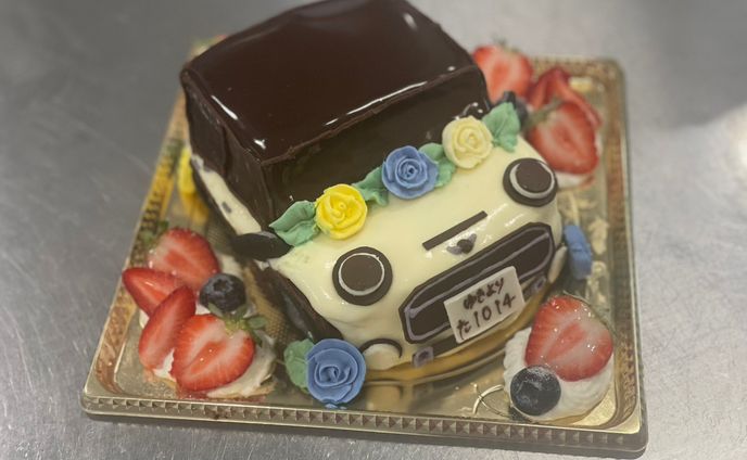 車のバースデーケーキ