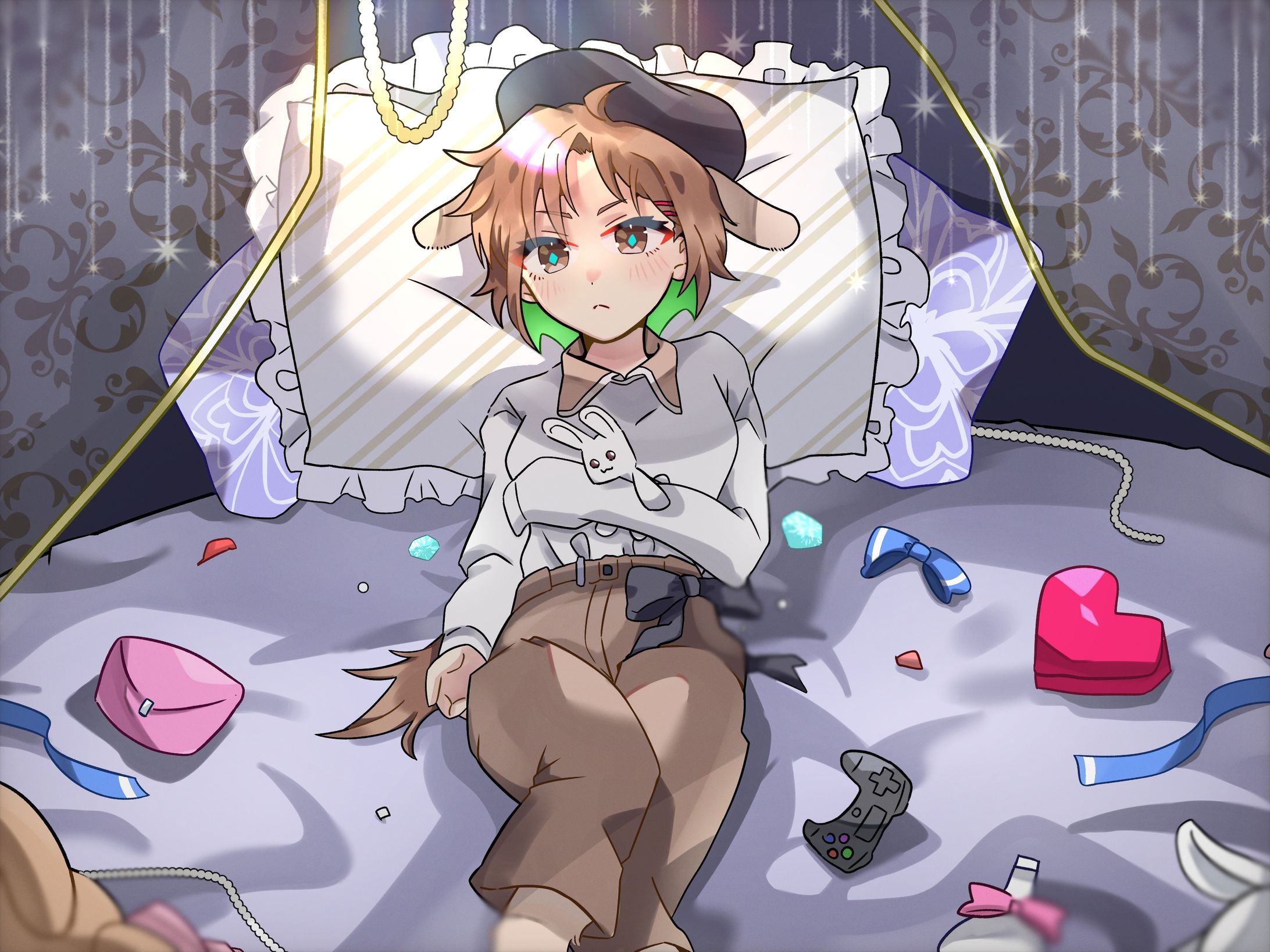 寝そべる犬耳女の子-1