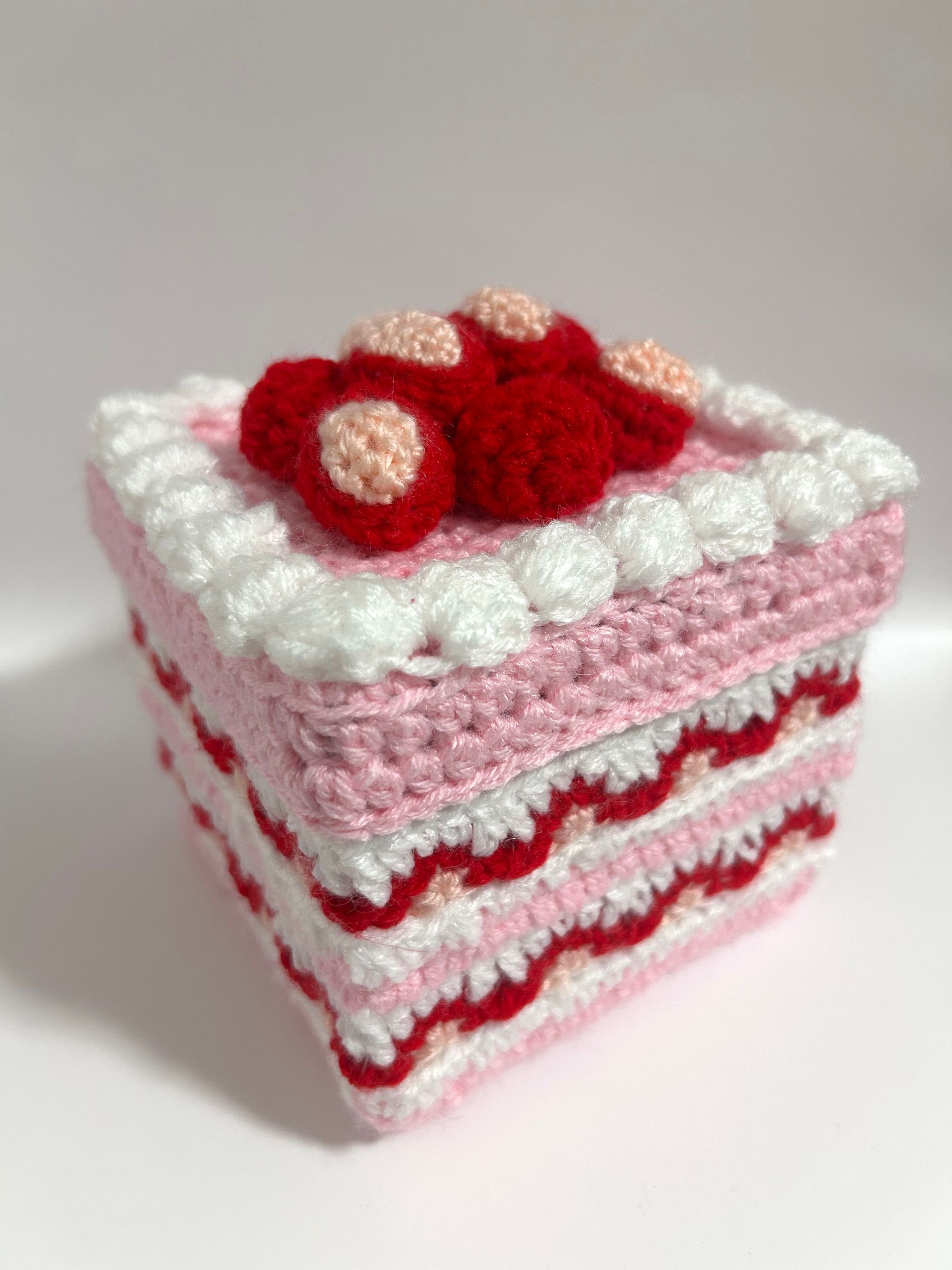 いちごミルクケーキの小物入れ-1