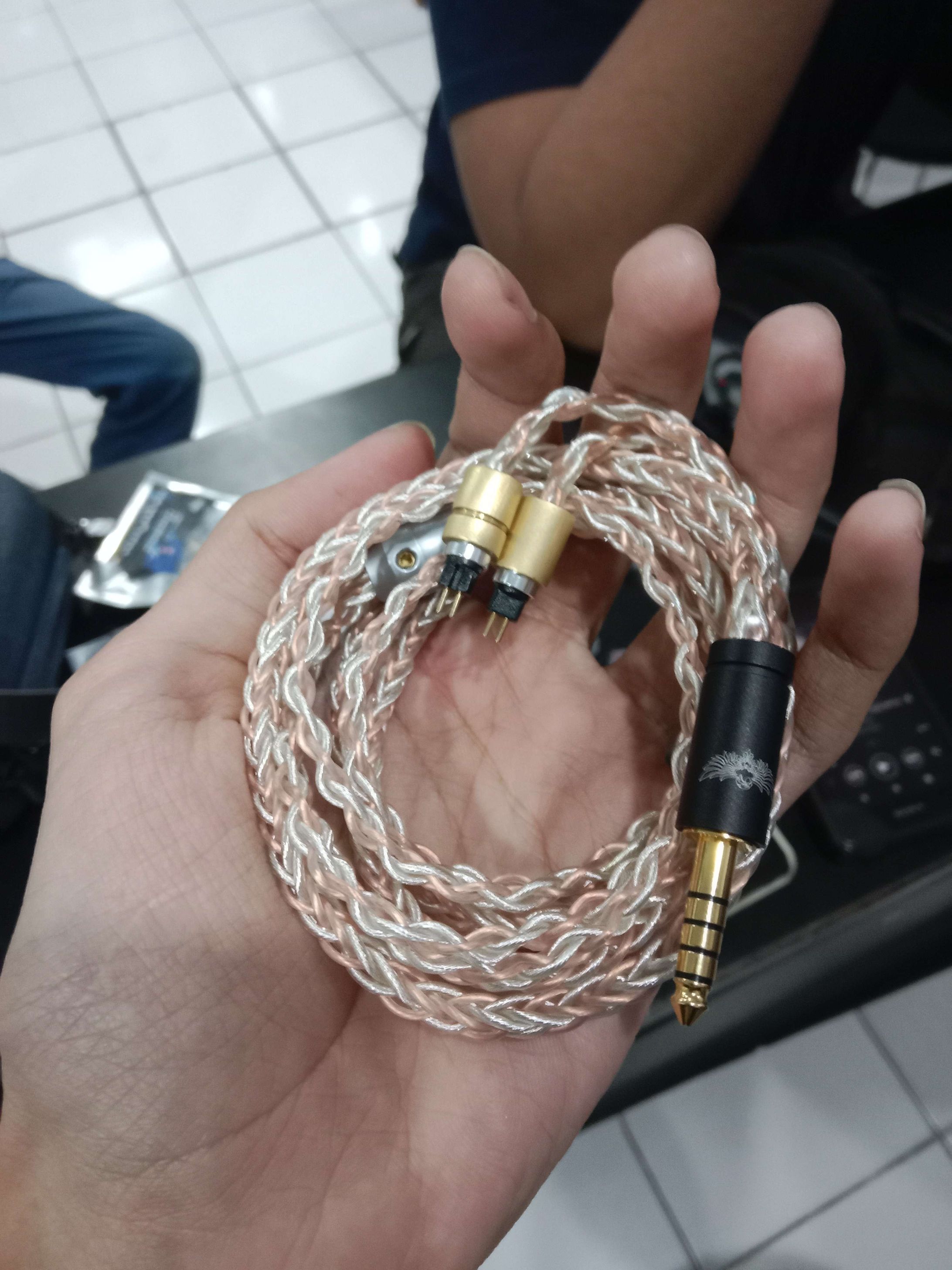 Bispa Mix Custom Cable-1