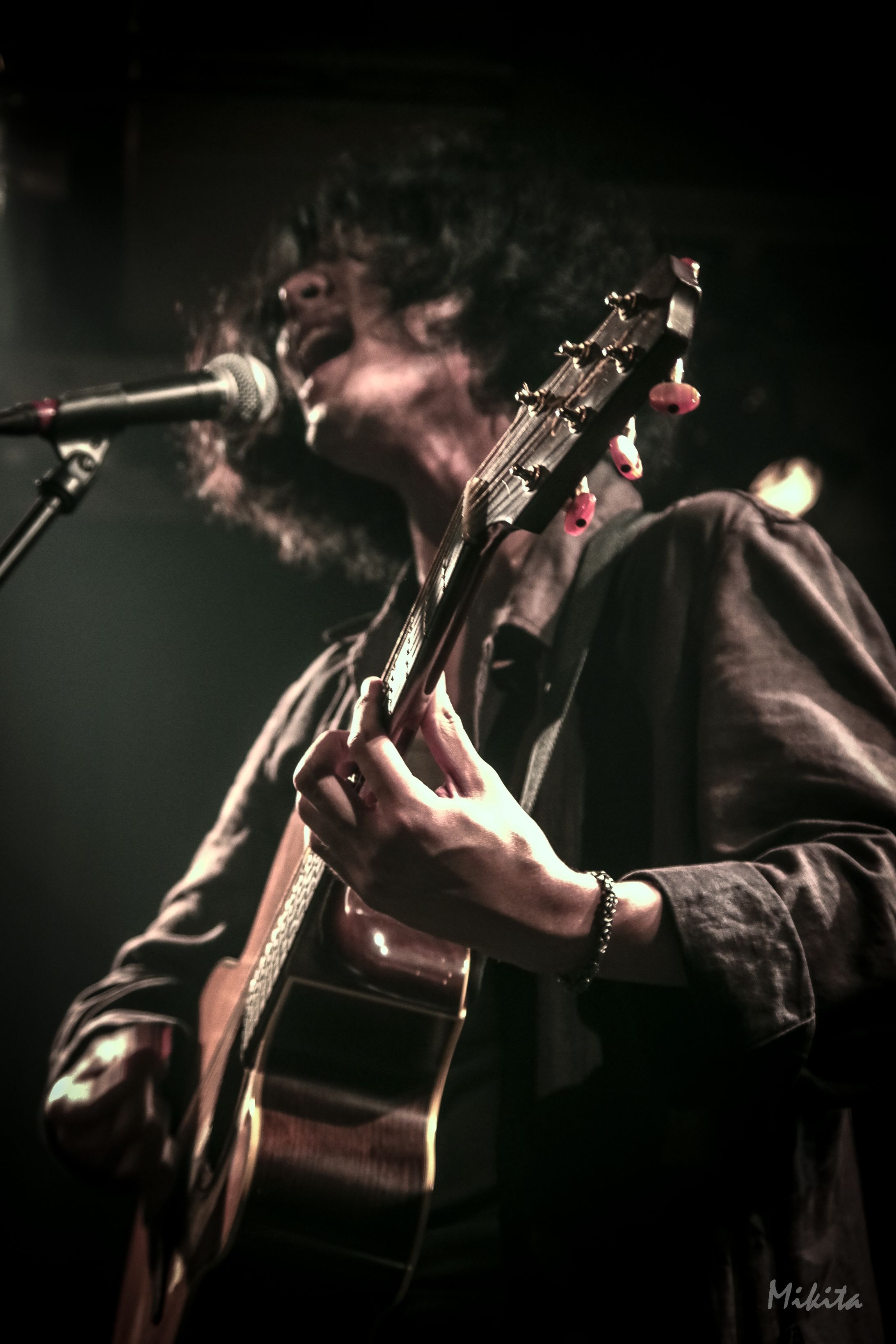 live-1