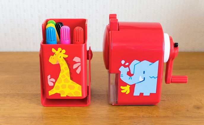 チャイルド本社【えんぴつけずり、ペンスタンド】側面のイラスト