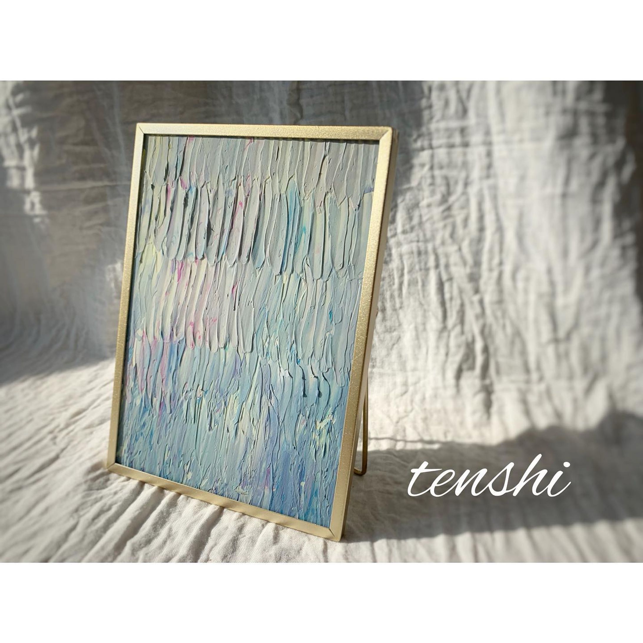 #tenshi 

『アートを身近に』

アートをどうすれば取り入れやすいかなと
考えて、日々制作活動しております
ライフ＆アートコーチのkahoです♩

そして、
自分でつくった作品は
より思い入れが強くなり
大切にする💭

そして、じぶん自身を
大切にするきっかけになる

そんな循環をつくることが
できれば最高だなあと
モクモクしています🤤❣️

あなたはどんなアートが
好きですか？

#アートが好きな人と繋がりたい 
#幸せはいつもそばに 
#materialarts #textureart
#テクスチャー #texture #マテリアルアート
#テクスチャーアート  #グラデーション
#gradationart #abstractpainting #抽象画
#具象画
#ワークショップ
#東京ワークショップ
#アート体験
#浅草ワークショップ
#浅草アート体験
#アート初心者
#アートのある生活
#ライフコーチ 
#ライフコーチング 
#感謝
#マインドフルネス
#思考は現実化する
#コーチング
#自己実現-1