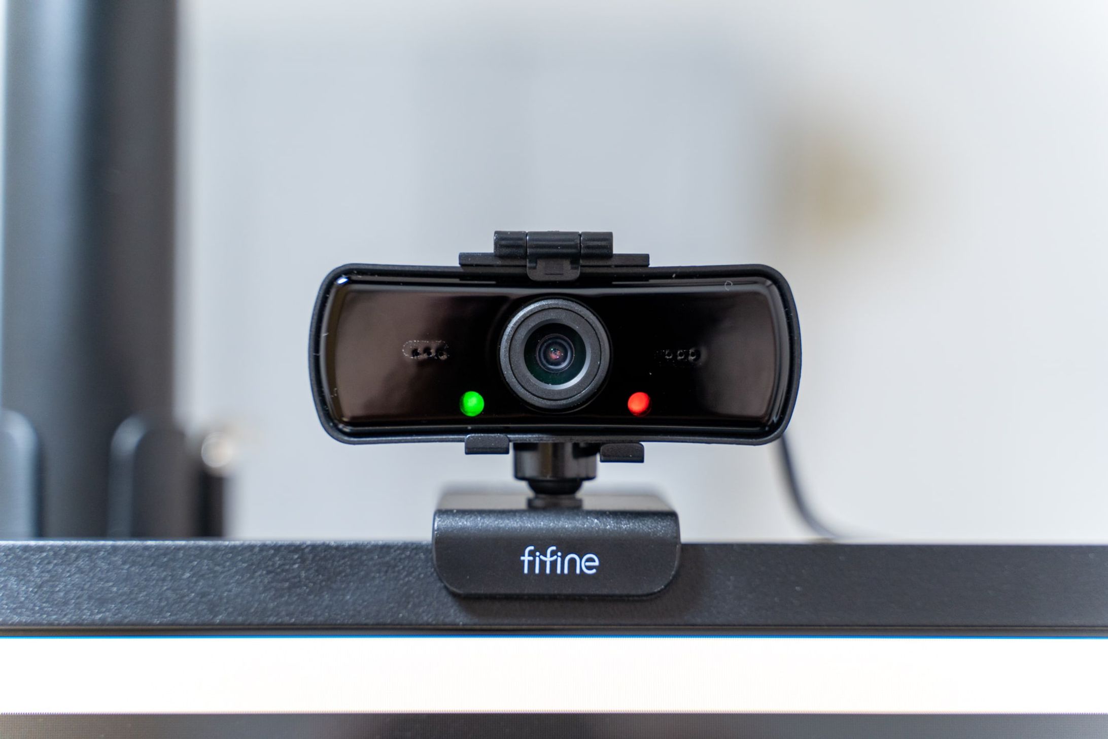 【webカメラ】マイク付きで高画質！ドライバ不要でUSB接続ができる「FIFINE K420」-1