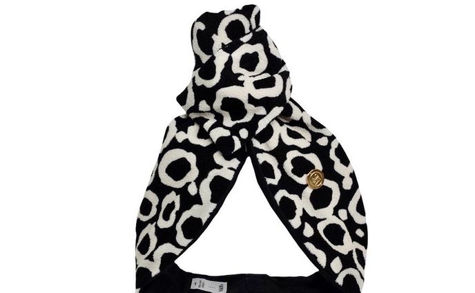 着せ替えワイヤーターバンQPPA®︎

ユニークな柄が素敵な日本製パイルジャージーfabric

【日本製fabric】
パイルの感触が気持ちいい！日本製のポリエステル・ジャージー。
程好い重みでぷるんと細かく揺れるドレープ性を備え、戻りが効いていてシワにもなりにくいです。
ヒョウ柄に見えたり中の空洞がハート型に映ったりします。

カバー単品｜4200yen

〰️ターバンのご購入は〰️
✔︎以下のInstagramプロフィールリンク
@qppa.ii
@ii_mnm_lp

▶︎Creema 🔎QPPAで出てきます
▶︎minne 🔎QPPAで出てきます
💌ご購入方法が分からない場合はDMにてお尋ね下さい♡

.
.
.
.
#キュッパ #着せ替えターバン#エスニック #着せ替えターバン #日本製 #madeinjapan  #ターバンアレンジ #ターバン #ターバンヘア #ターバンコーデ #ヘアアレンジ #ヘアアクセサリー #ヘアアクセ #ヘアバンド#海 #湘南スタイル #茅ヶ崎市 #茅ヶ崎 #ヘアケアグッズ #時短ヘアアレンジ #ワイヤーターバン