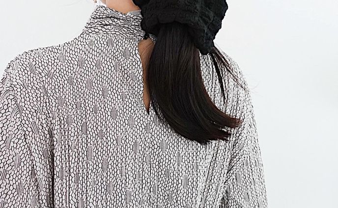 square BIG
chouchou✿✿

下で結んだり
上の方で結んだり。

特に忙しい日に
パパっと結べば
簡単ヘアセット完成です❤︎

もちろん
お呼ばれスタイルの日にも
華やかさを簡単にプラス🪄

#スクエアシュシュ#シュシュ #へああれんじ #ぷくぷく生地 #韓国ヘアアレンジ #韓国ファッション #韓国へあ #キュッパ#へあーすたいる #黒髪ロング #ヘアスタイルロングヘア #簡単へあアレンジ #身だしなみ #簡単ヘアアレンジ #ヘアアクセサリーハンドメイド