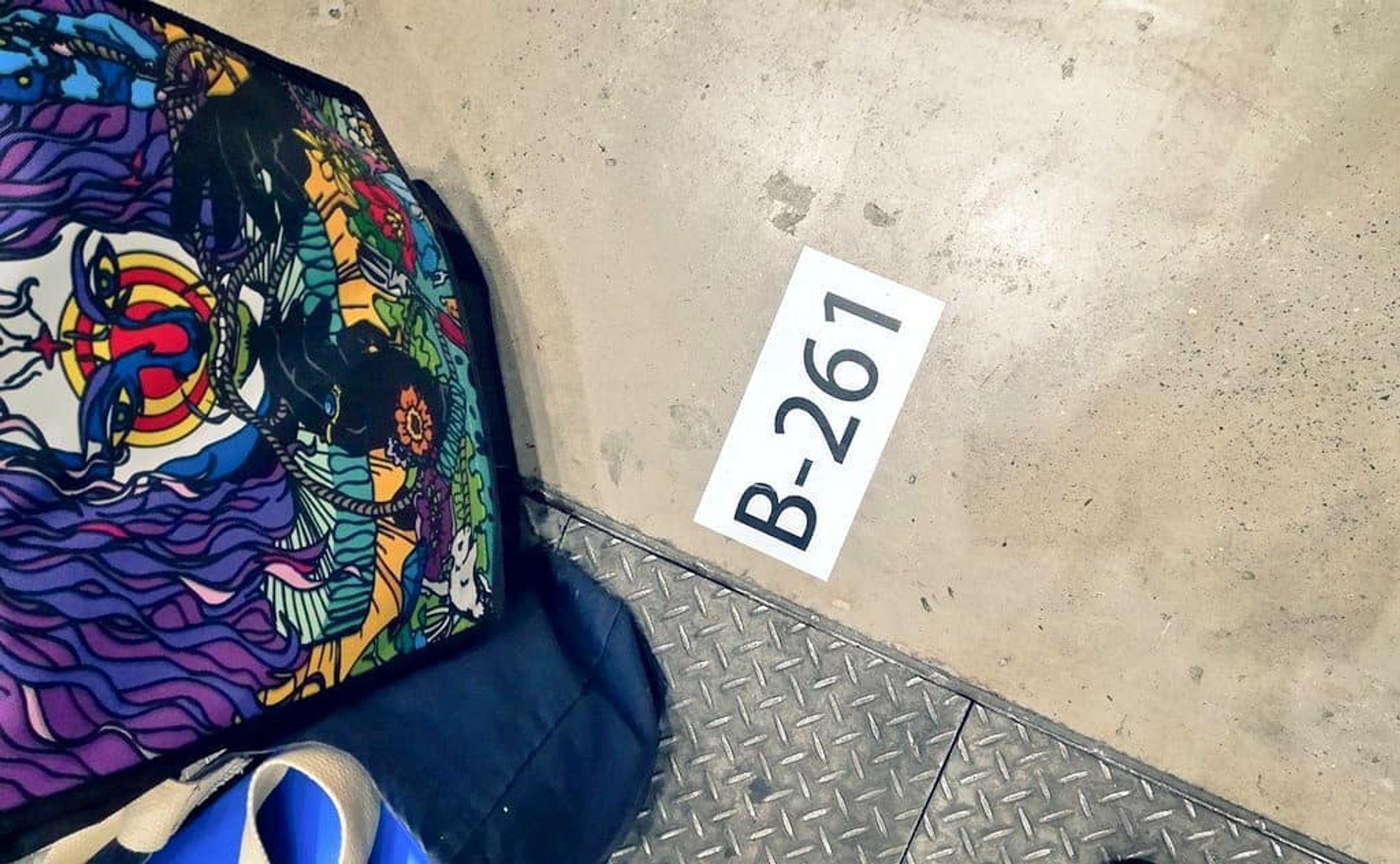 『デザインフェスタvol.48』、お疲れ様でした👏✨
※
CHEBLOに興味を持った方とお話が出来たり、グッズを買ってくださったり、沢山の方々に来ていただけて、とても嬉しかったです🙌
※
またいつかデザフェス遊びに行きます🐥
※
※
#デザフェス48 #デザフェス  #デザインフェスタ48 #デザインフェスタ #cheblo#イラスト#絵#キャラクター#グッズ#オリジナル#Tシャツ#ショツプ#colorful#派手#illust#pic#リュック#カラフル#color#Illustrator#art-1