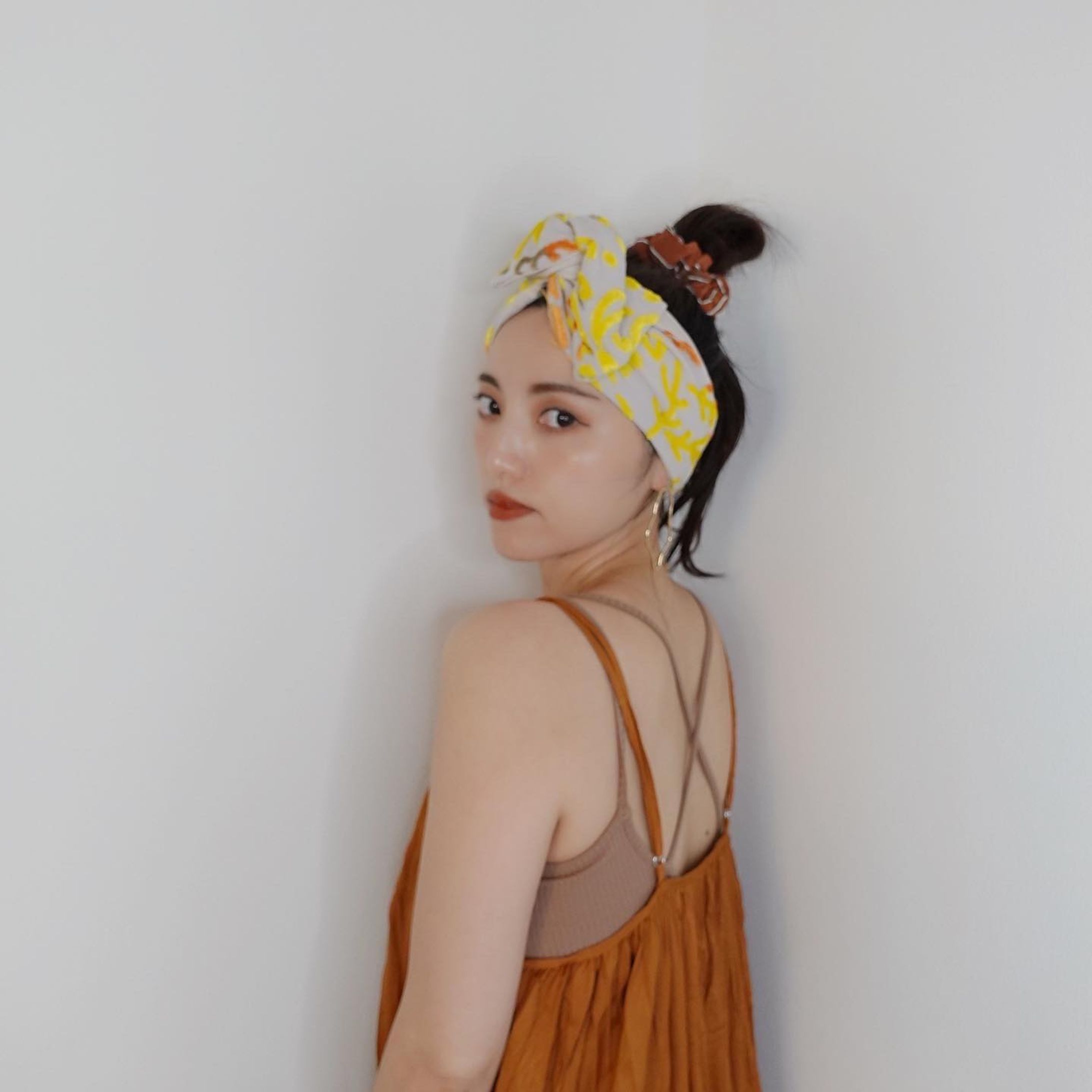 残りわずかとなりました🍋

Wワイド幅のQPPA®︎カバー“Vitamin”。

夏らしいカラーと生地感でこの夏たくさん巻いていただけるデザインです💛

◼︎着用
ビタミン・レギュラーサイズ

〰️ターバンのご購入は〰️
✔︎以下のInstagramプロフィールリンク
@qppa.ii
@ii_mnm_lp

▶︎Creema 🔎QPPAで出てきます
▶︎minne 🔎QPPAで出てきます
💌ご購入方法が分からない場合はDMにてお尋ね下さい♡

.
.
.
.
#キュッパ #着せ替えターバン#ビタミンカラー #ビタミンカラーコーデ #エスニック #着せ替えターバン #日本製 #madeinjapan  #ターバンアレンジ #ターバン #ターバンヘア #ターバンコーデ #ヘアアレンジ #ヘアアクセサリー #ヘアアクセ #ヘアバンド#海 #湘南スタイル #茅ヶ崎市 #茅ヶ崎 #ヘアケアグッズ #時短ヘアアレンジ #ワイヤーターバン-1