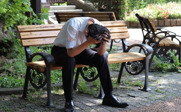 50代で突然解雇！住宅ローンが払えない　一致団結して乗り越える家族がいる一方、「本人に問題があり同情も共感もできない」ケースも？