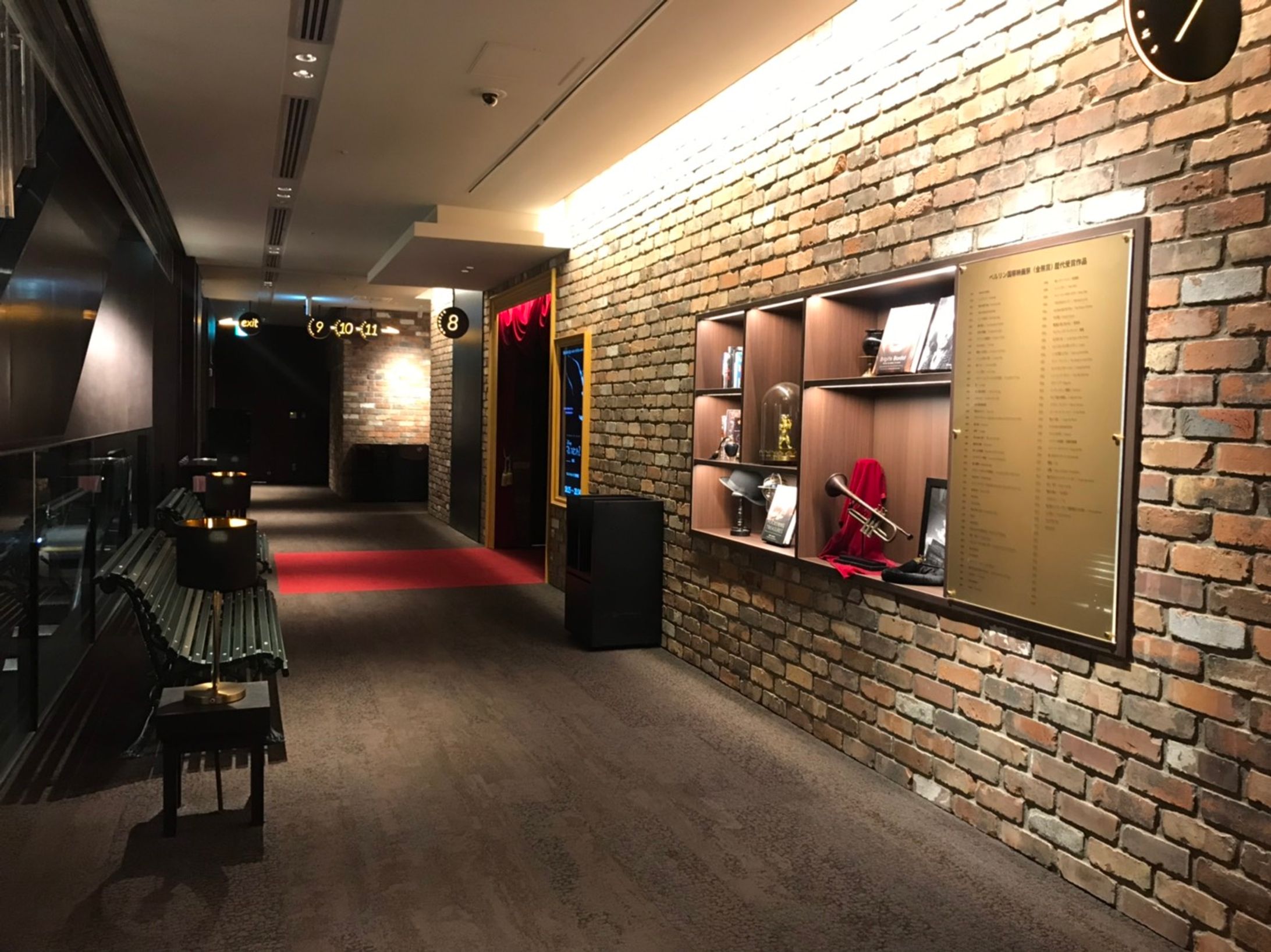 映画館内-1