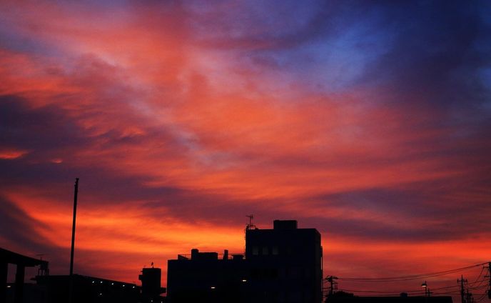夕焼けの街

#ファインダー越しの私の世界 #夕焼け #街 #黄昏 #川越 #ウニクス川越 #instagramjapan