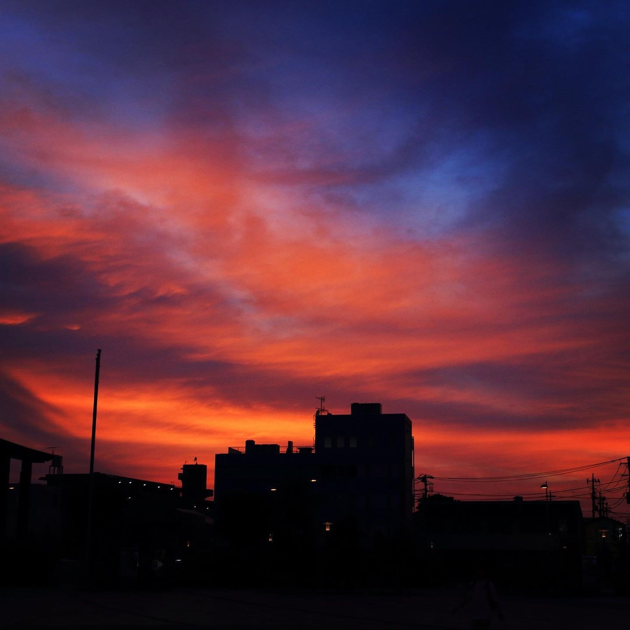 夕焼けの街

#ファインダー越しの私の世界 #夕焼け #街 #黄昏 #川越 #ウニクス川越 #instagramjapan-1