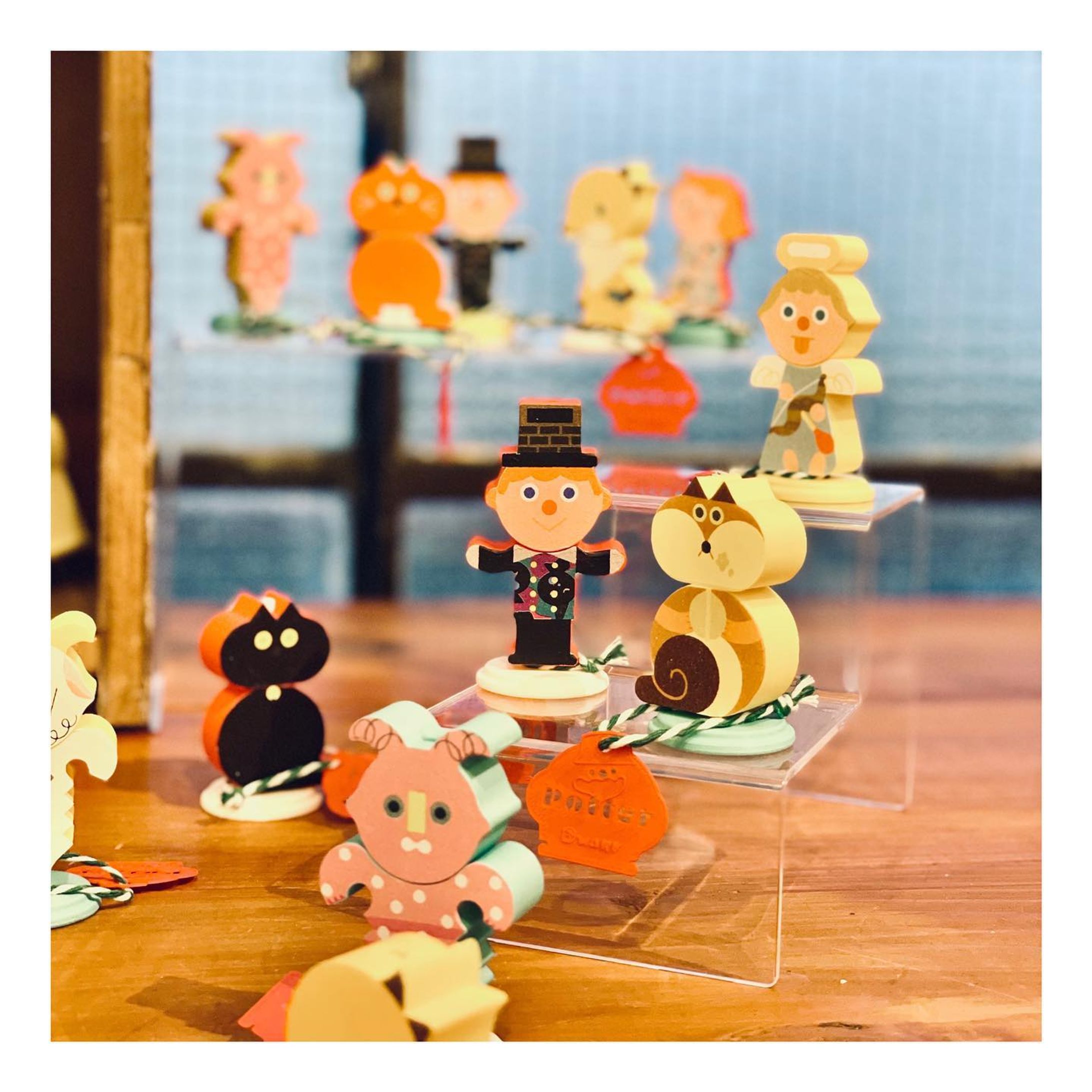 ロシトロカのイラストと3Dプリントから生まれたオモチャの世界。

LositolocaDWARF 
@lositolocadwarf 

本日個展「Potter」最終日🤖✨
.
.
.
.
.
〜〜〜〜〜〜〜〜
チェドックザッカストア3F
( @cedokzakkastore )
( @cedokstaff )

#ロシトロカ #lositoloca #チェドックザッカストア #オモチャ #知育玩具  #3Dプリンター #キャラクター #lositolocadwarf-1