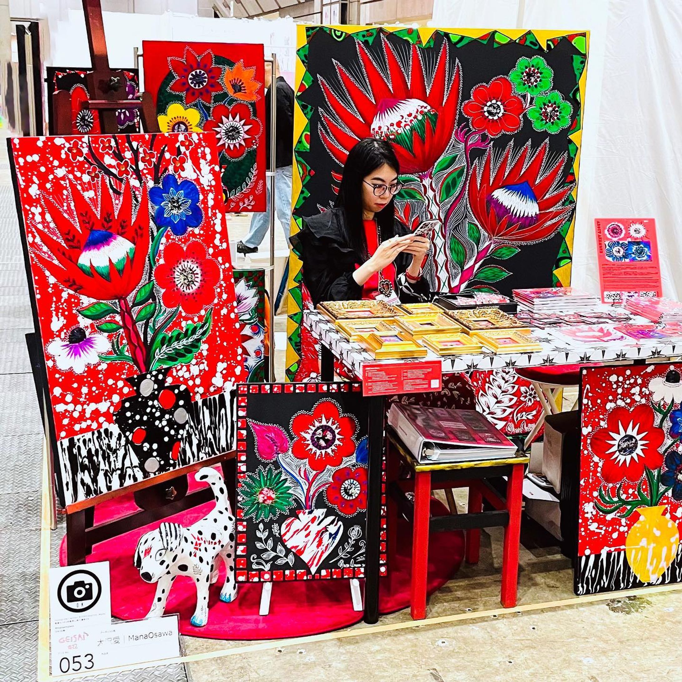 GEISAI#22 開幕しました‼️
4月30日(日）10:00～17:00 会場 : 東京ビッグサイト 西1ホール

終日在廊しますので皆さま宜しくお願いします！※休憩抜けしてる場合がありますのでDMにてご連絡等くだされば駆けつけますのでお気軽にお声掛けください！

#geisai #geisai22
#大沢愛 #manaosawa #artcontemporain #modernart #artcollector #artgallery #acrylicpainting #painting  #collageartwork #illustration #artstagram #artlovers #visualart #contemporaryart #mixedmedia #ミクストメディア #绘画 #当代艺术 #現代アート #현대예술 #アートコレクター#naiveart #selftaughtartist #womanartists #アネモネ #anemone-1