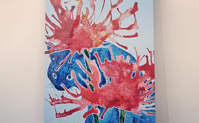 重曹＋アクリルにガラスペイントは焼き物みたいになる。
#art  #artwork #cat #flowers #アート  #fyp  #彼岸花  #猫  #🐱