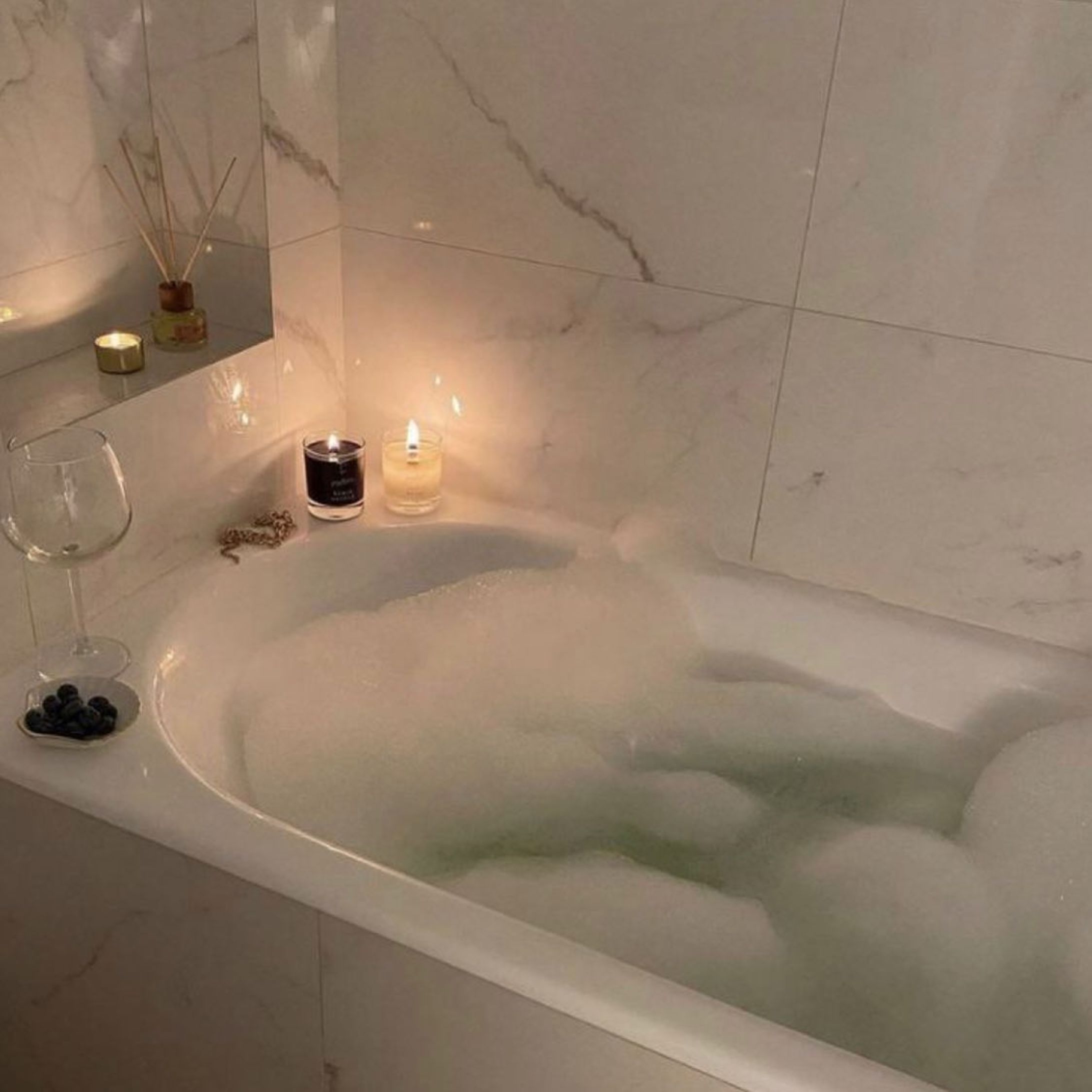 日常を少しラクに少し楽しく🤏💞

そんなミニマルビューティプロダクトを揃えております🛁

#日常 #ビューティー #beauty #day #ゆるく #ゆるく生きる #ミニマル #ミニマルライフ #マストアイテム #オンラインショップ #ナイトキャップ #着せ替えターバン #時短-1