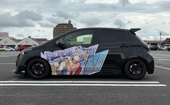 宮内れんげ痛車 1