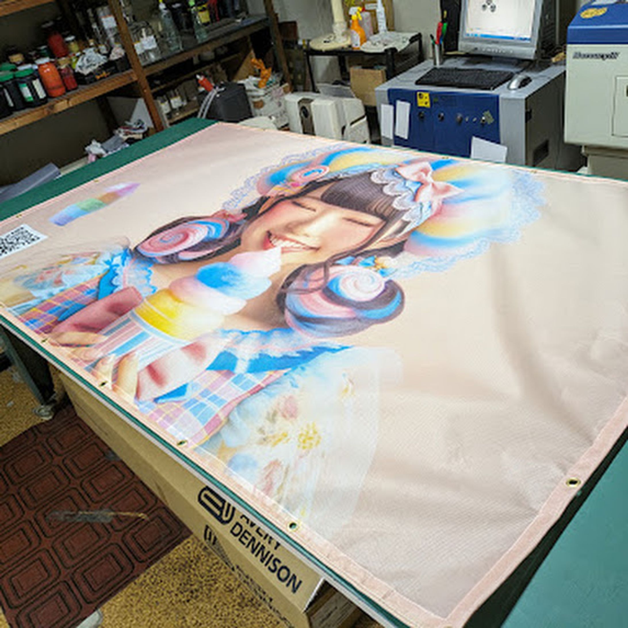 【イベント会社必見】強風でも安心！メッシュターポリン横断幕の製作事例（福岡）-1