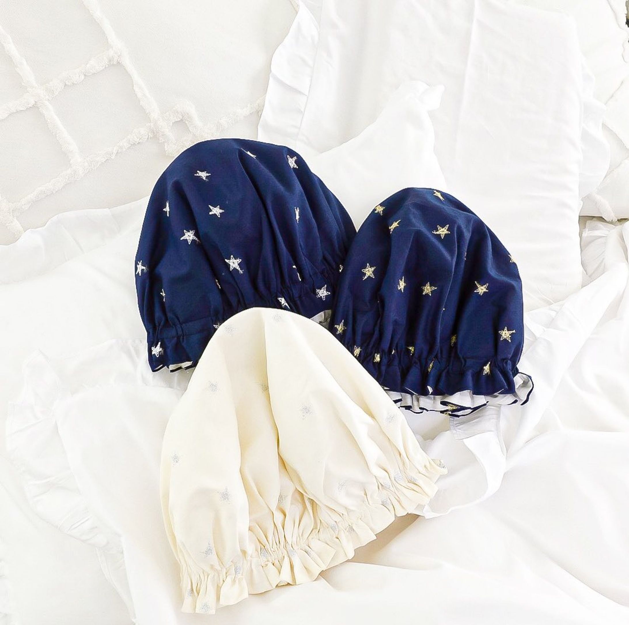 星柄刺繍デザインのナイトキャップ💫

お子様用もお揃いでご用意しております。
男の子はネイビーをお選びいただく事が多いです👦

こちらは雑誌掲載商品となります📚

.
.
.
.
30種類以上の国産洗えるシルクのナイトキャップを取り揃えています🌙

〰️ナイトキャップのご購入は〰️
✔︎以下のInstagramプロフィールリンク
@qppa.ii
@ii_mnm_lp

▶︎Creema 🔎QPPAで出てきます
▶︎minne 🔎QPPAで出てきます
💌ご購入方法が分からない場合はDMにてお尋ね下さい♡

.
.
.
.
▶︎ナイトキャップの販売はネット以外では兵庫県姫路市花田町上原田170-1eMcafe内でしております♡
@emcafe10 
セントラルパークの近くです🦒
#姫セン
.
.
.
.

#ナイトキャップ #国産シルク#ヘアケアグッズ #ヘアケア #美髪 #美髪ケア #美髪トリートメント #美髪チャージ #摩擦ダメージ#プレゼント #ミニマルライフ #ミニマル#ランジェリー#湘南#大人ファッション #大人シンプル #ミニマル #大人ヘア #大人ヘアスタイル #ヘアアレンジ #ヘアアクセサリー #ヘアアクセ #雑誌掲載 #海 #湘南スタイル  #茅ヶ崎 #ヘアケアグッズ #時短ヘアアレンジ#30代ヘアスタイル #40代ヘアスタイル #20代ヘアスタイル-1