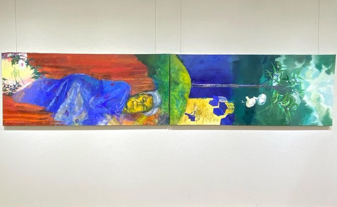 “Return to Soil and Fragrance“
320cmx70cm Oil on Canvas 2022
A fragrant wood known as agarwood was the starting point for this project, which looked back on the life of my grandmother, who was zainichi*. The beautiful fragrance of agarwood is produced when sap covers damage that happens while the tree is still alive, the sap then ferments in the soil and water, sometimes for more than 100 years.
My grandmother, who came to Japan from Korea at the age of eight, also returned to the earth after a lifetime of toil. In the course of her life, my mother was born and I was born. This work is a family history inspired by the fragrance of my late grandmother, who passed on a fragrance for the future. 

by MiranRin

「土に還る、そして香る」

「沈香」という香木を手がかりに、 在日という自分のルーツである祖母の人生を振り返りました。 沈香の美しい香りは、生木の時についた傷を樹液が覆い、 土や水の中で時には100年以上もの年月を重ねて その樹液が発酵されることでうみだされます。
8歳で朝鮮半島から日本に渡った祖母もまた、長い労苦の月日の後に 土に還りました。彼女の人生を通じて、母たちが生まれ、自分がおります。 未来への香りを残して眠った祖母の香りをイメージして描いた 家族史的作品になります。

※*※※*※* ※*※※*※*

【林美蘭展示のご案内】
ギャラリー・いなげ企画展
「創造海岸いなげ展」
2023年2月2日(木)ー19日(日)
09:00-17:15 最終日15時まで月曜休み　入場無料
〒263-0034
千葉県千葉市稲毛区稲1-8-35
043-248-8723

林美蘭在廊予定
①9日(木)10:00-15:00
ライブペイント@ギャラリー・いなげ1階ロビー
②12日(日)10:00-15:00
会場におります

『「女という現象」をテーマとして，2019年以降描いた作品を集めて展示しています。見られるものから、見るものとして変化した女性像の追求です。

西洋の美術史は*ヘテロセクシュアル男性の視点によって描かれた作品の歴史でした。
その視点から、美の象徴として女性が描かれていました。
私は舟を漕ぎ出してこれまでと異なる視点での女性を描きたいと思っています。
「女性」であること、「女性」とは何を問いながら描いた先に、何某かの美を鑑賞者の皆様へ届けられたら幸いです。

*ヘテロセクシュアル・・・自分の性自認とは異なる性の人に
恋愛感情や性的な欲求が向く人を指す言葉。
ここでは、身体的男性は身体的女性を愛することを当然として
きた価値観を持つ男性のことを指します。』

***

#miranarnartworks
#林美蘭
#miranrin 
#女という現象 

#delphianopencall 
#delphiangallery
#delphianopencall2023 

#アート
#アート展
#油彩画
#絵画
#絵画のある暮らし

#千葉
#千葉アート
#稲毛
#ギャラリーいなげ
#創造海岸いなげ展 

#エンパワメント
#インターセクショナル
#フェミニスト
#フェミニズム
#フェミニストと繋がりたい
#フェミニストアート　
#わきまえない女