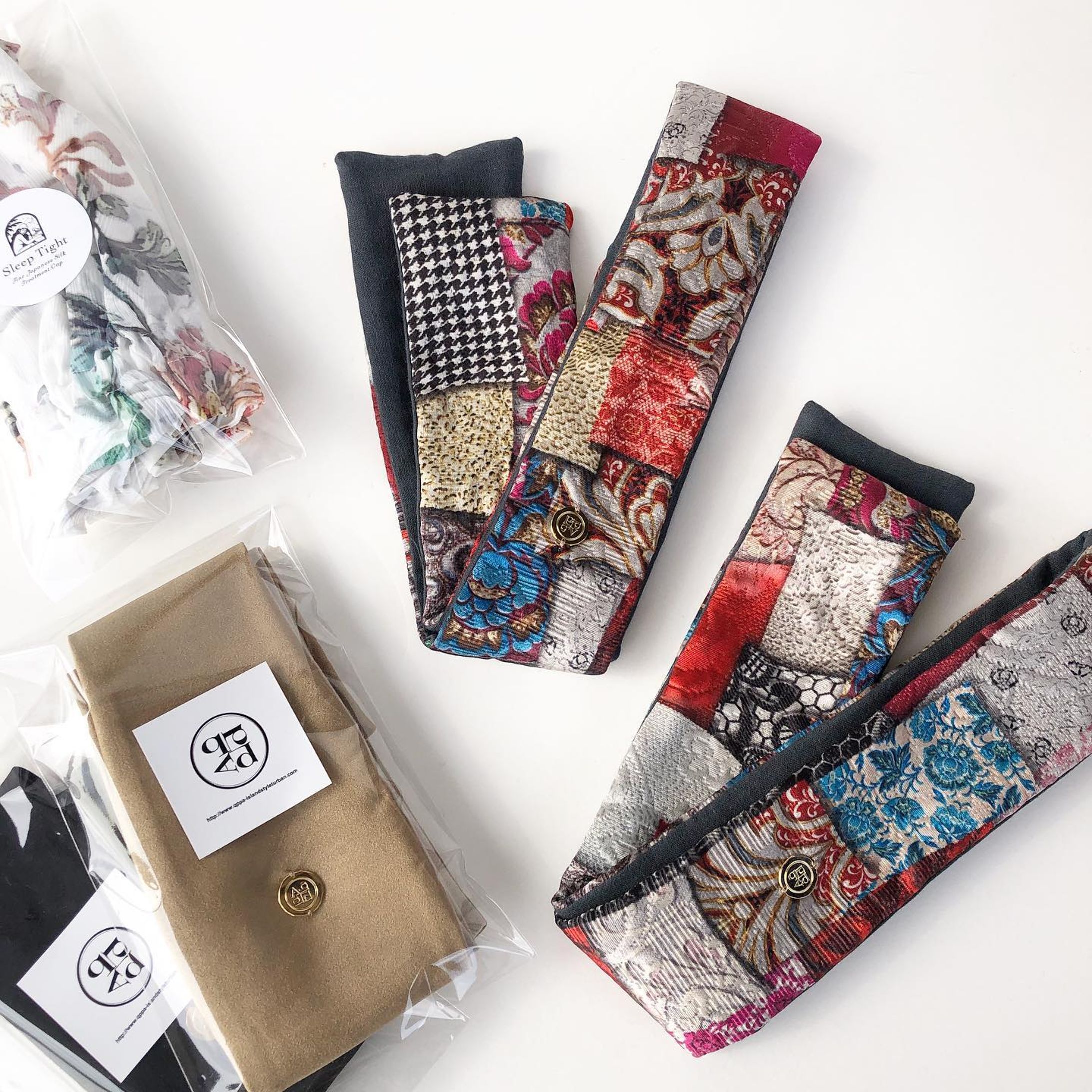 親子でQPPA🤱👧🏼💕

ママのQPPAはレギュラーを🤍
5歳の娘さまは永くお使いいただけるようにショートをお選びいただきました🥰

QPPA＋トリートメントキャップをご購入の場合少しお安くなっております🤍

まずはQPPAのベース付セットページから進んでいただき、追加オプションでトリートメントキャップをお選び下さい🌼

QPPA3枚セットの場合は商品ページに1万円以上ご購入でお使いいただける200円割引クーポンコードがございます！
ご購入時、そちらをご入力下さい🦋

#キュッパ #着せ替えターバン #付け心地抜群 #ミニマル #ミニマルライフ #着せ替え式 #洗える#ワイヤーターバン #creema #creemaで販売中 #minneで販売中 #base #ベイス #オンラインショップ #ヘアアクセサリー #ヘアアクセ #ヘアターバン #ターバン#ヘアバンド #エコファー #おそろいコーデ #親子コーデ #親子リンクコーデ-1