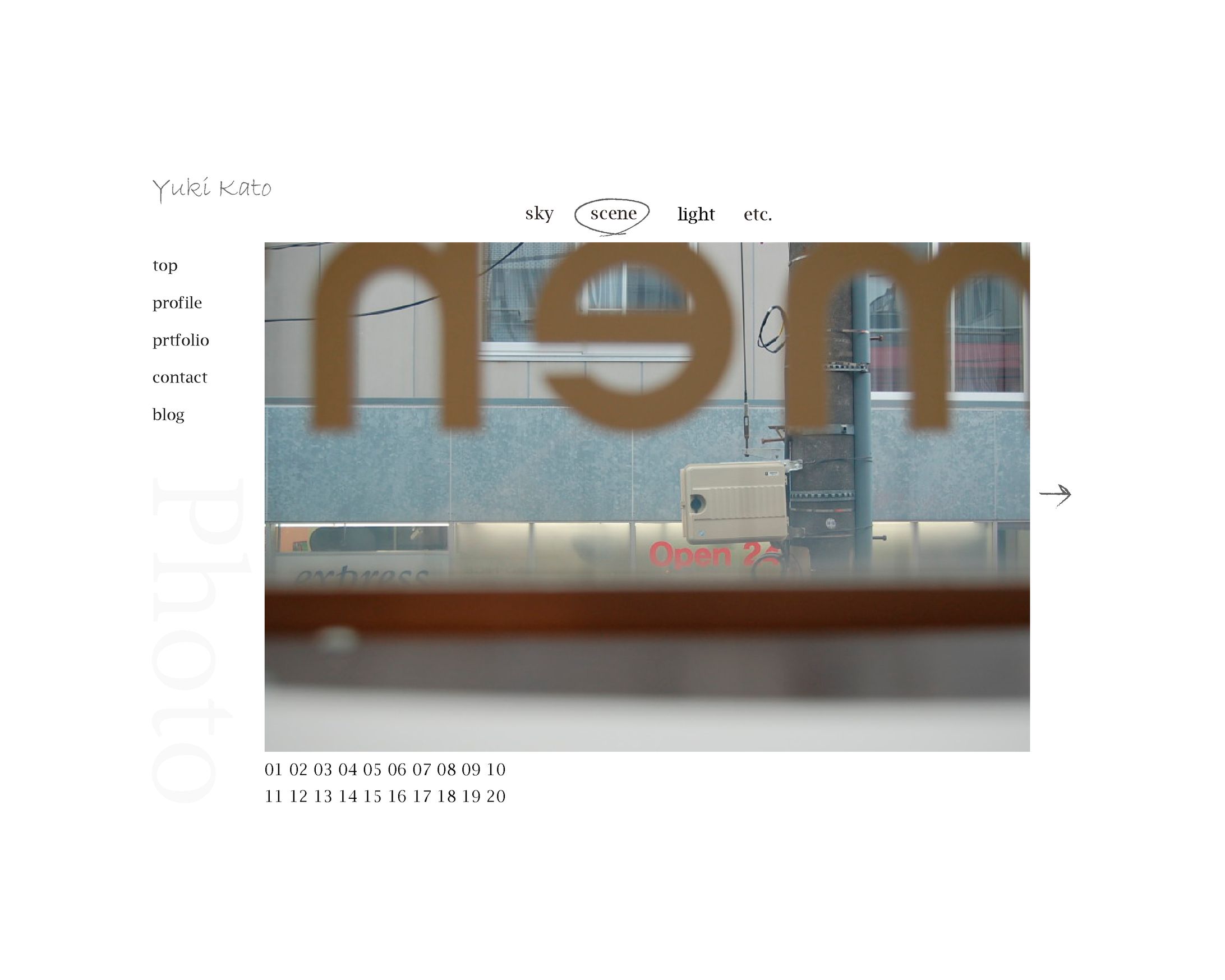 写真家 portfolioサイトデザイン案③-1