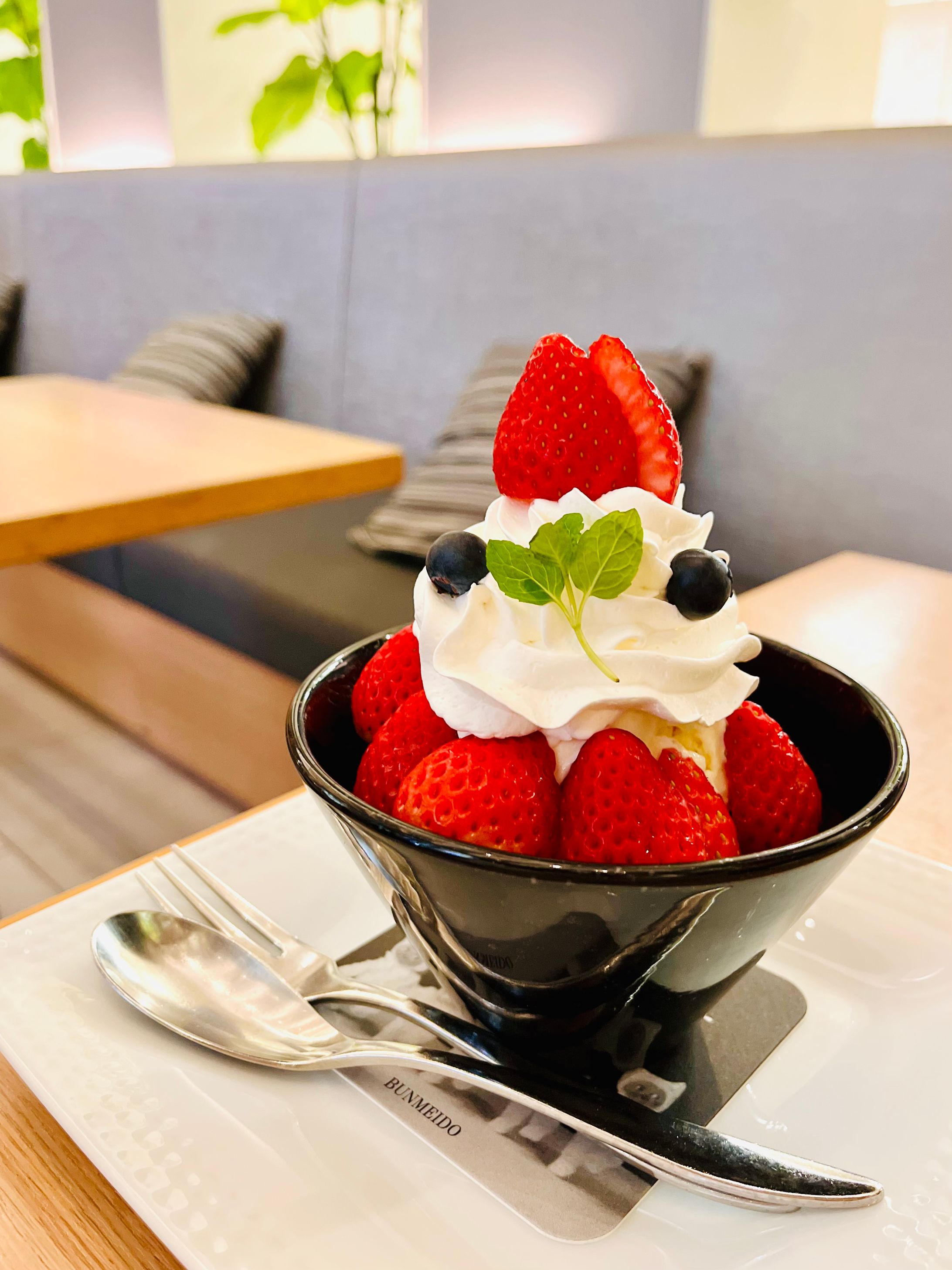 パフェ活にゃんず-1