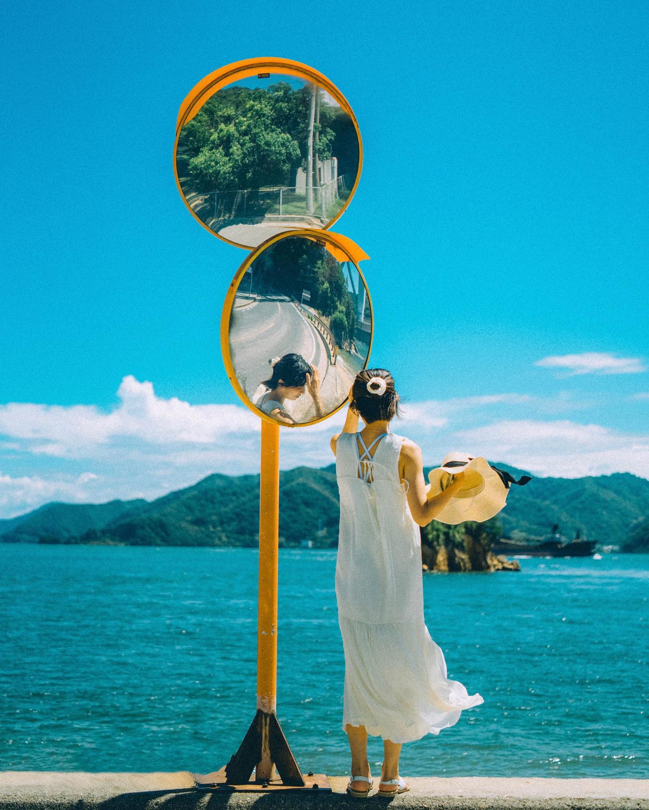 夏の思い出

location:向島
Camera:Sony a7 IV
Lens: Batis 40mm F2
edit:Adobe Lightroom
.
.
.
今年1番の暑さ
やっぱ夏は海!
レタッチも公開していきます。
ぜひフォローしてください。
.
.
.
.

#今年の自信作
#尾道アンバサダー
#Adobe
#lightroom 
#出張カメラマン-1