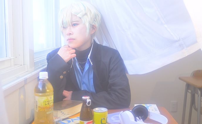 緋八マナ
